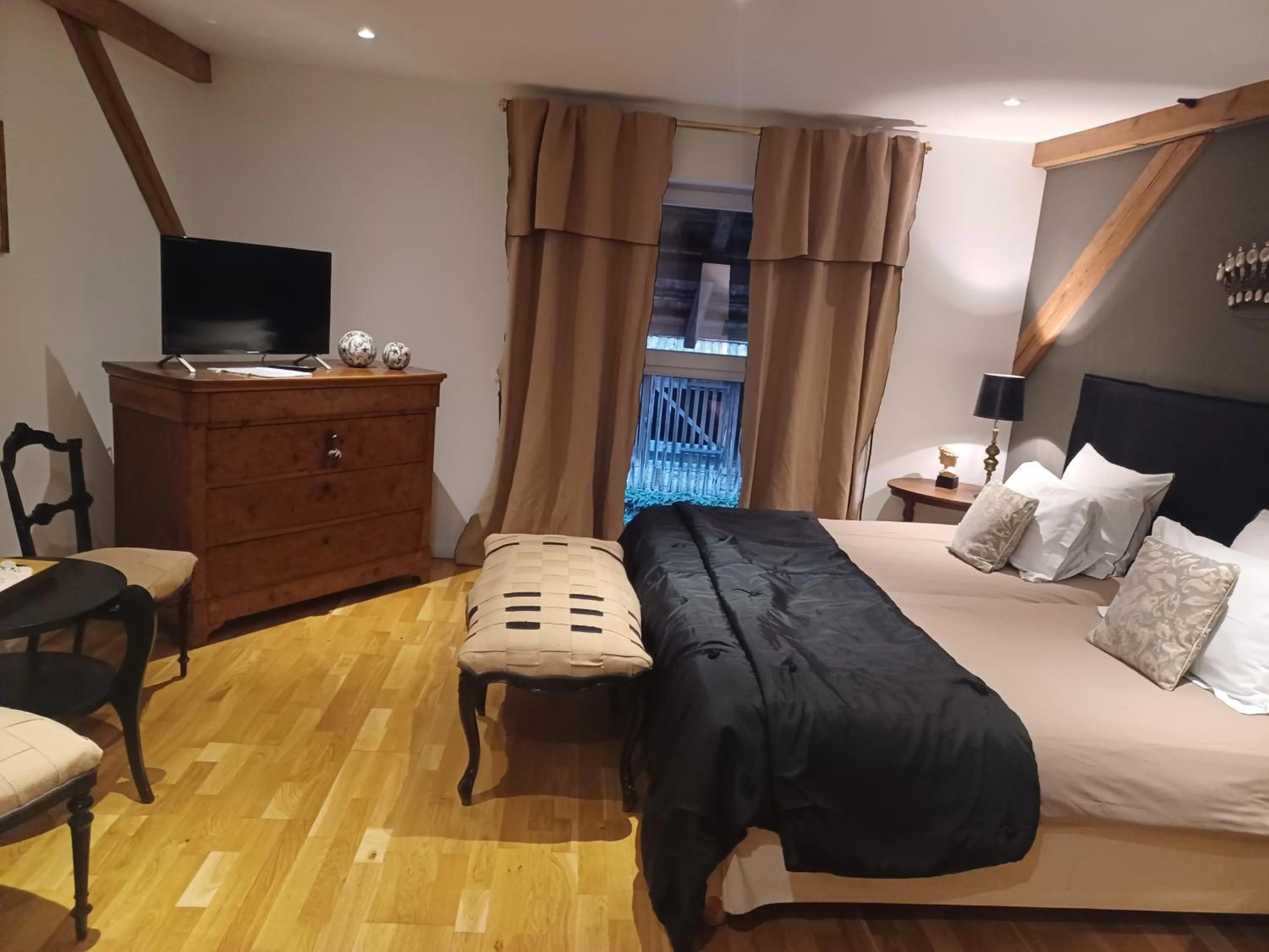 Twin Room with Private Bathroom in Coté Cour Bischwihr Colmar