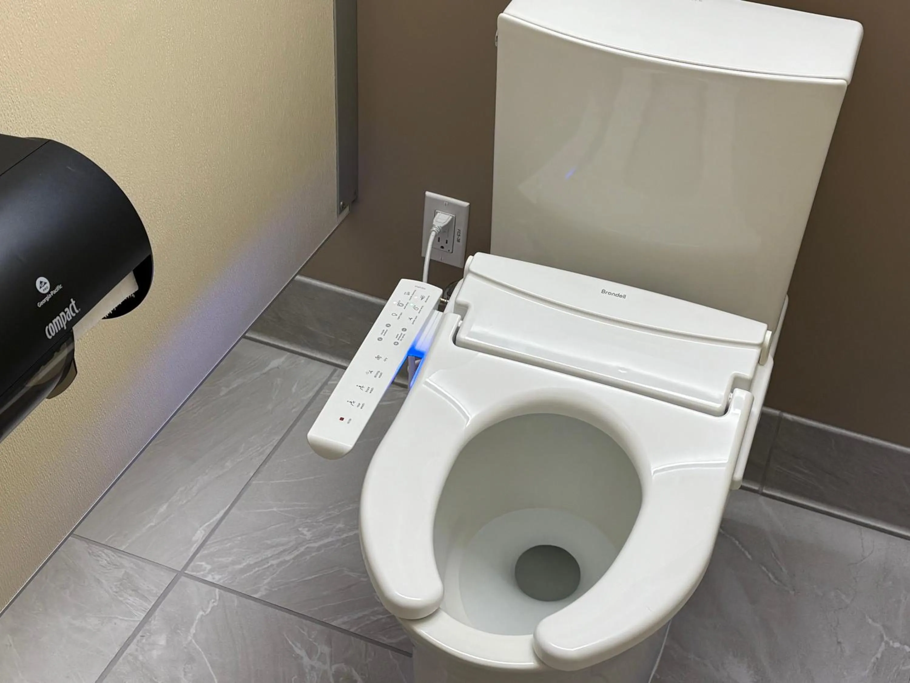 Toilet in First Cabin International Hawaii