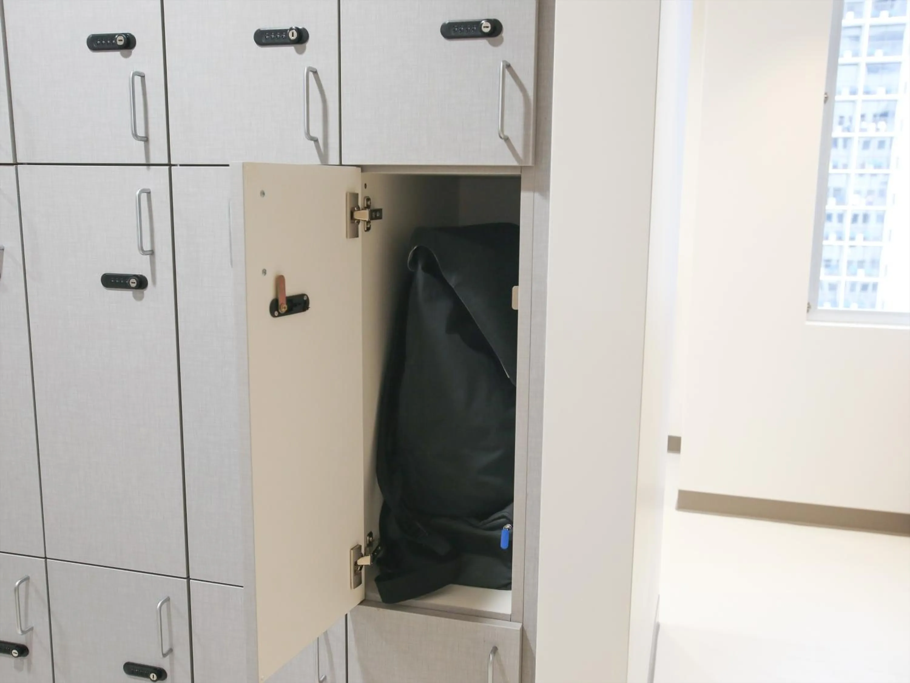 locker in First Cabin International Hawaii