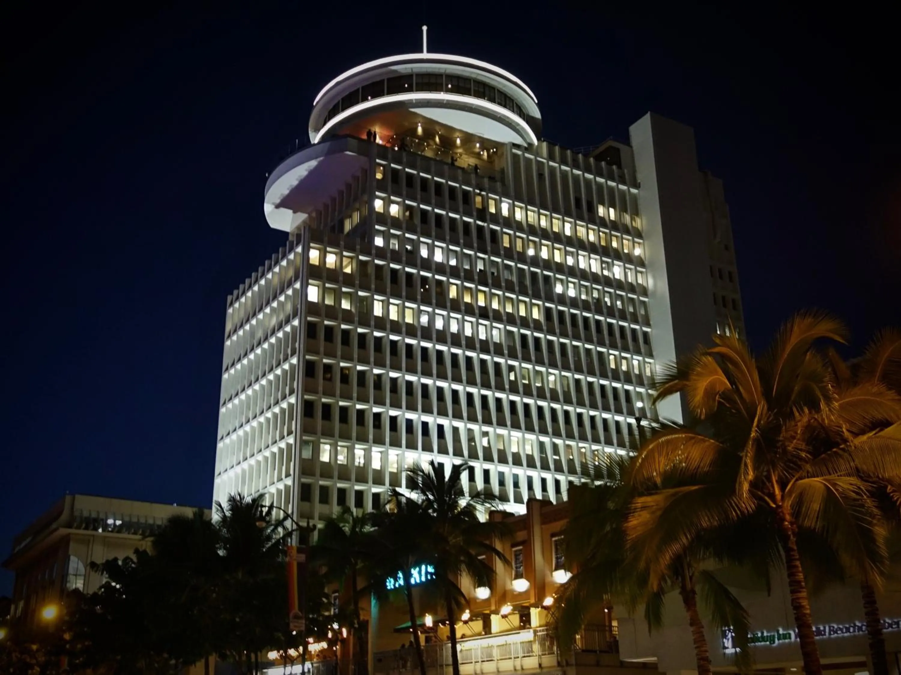 Property building in First Cabin International Hawaii