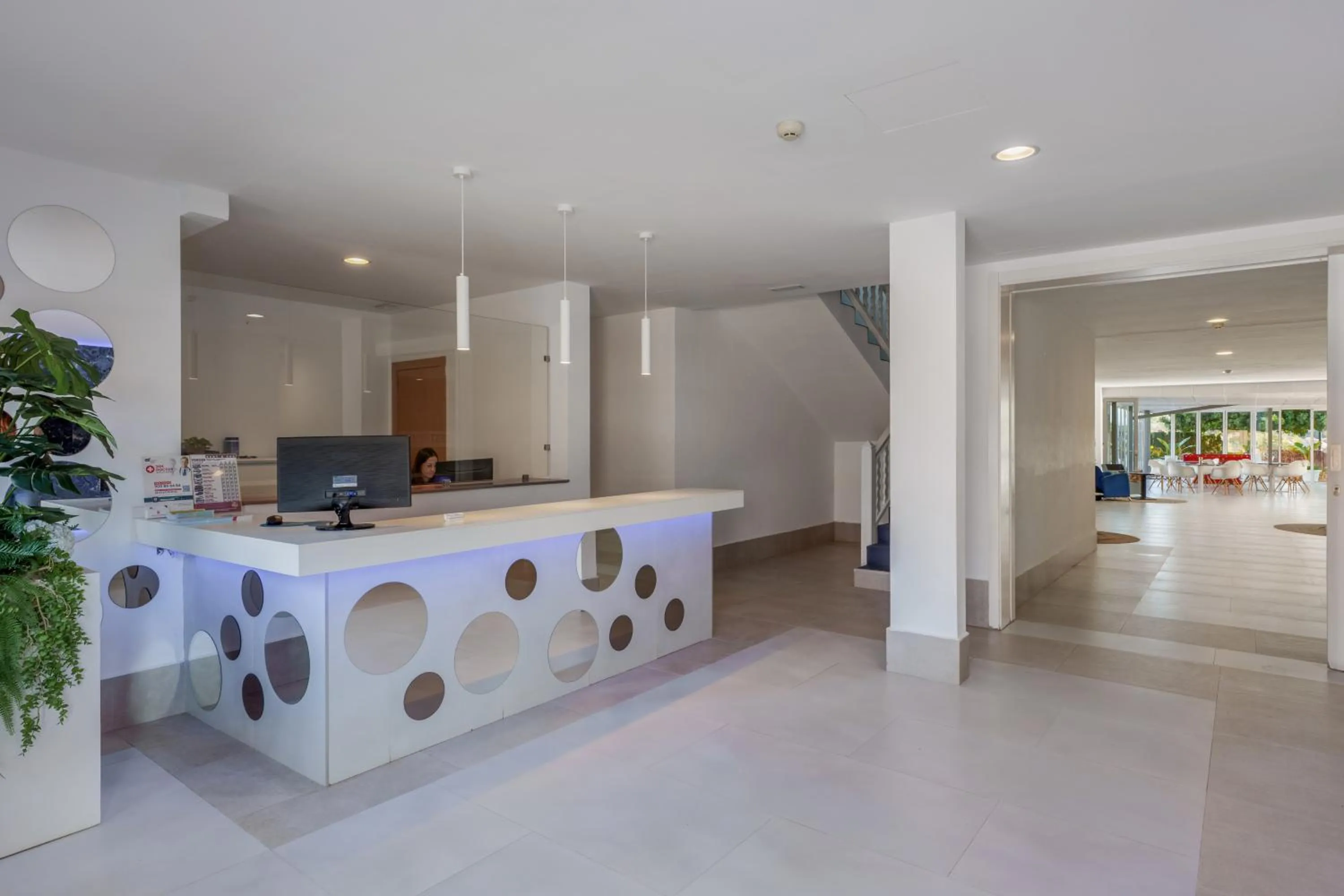 TV and multimedia in Bluewater Hotel