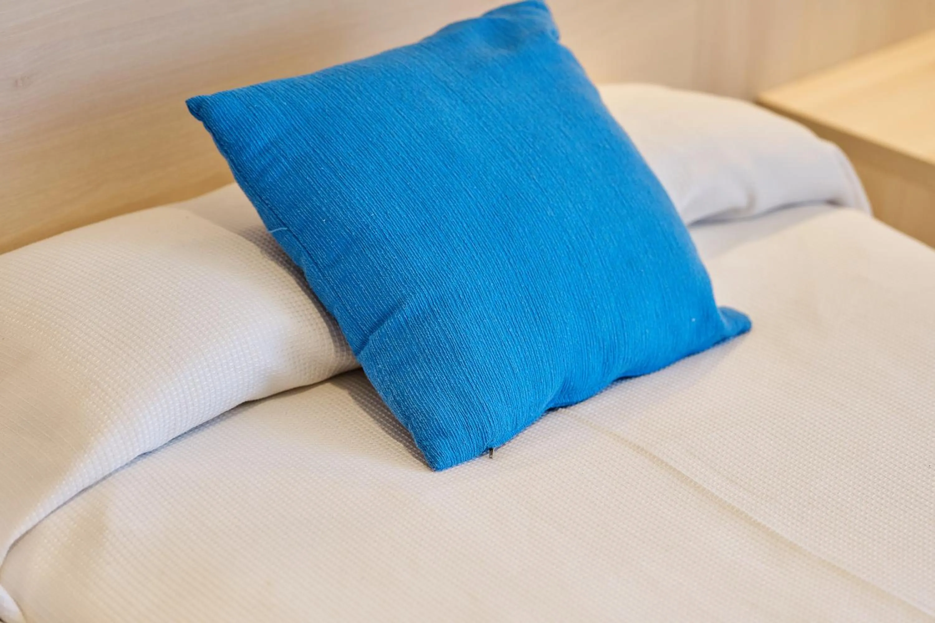 Property building, Bed in Bluewater Hotel