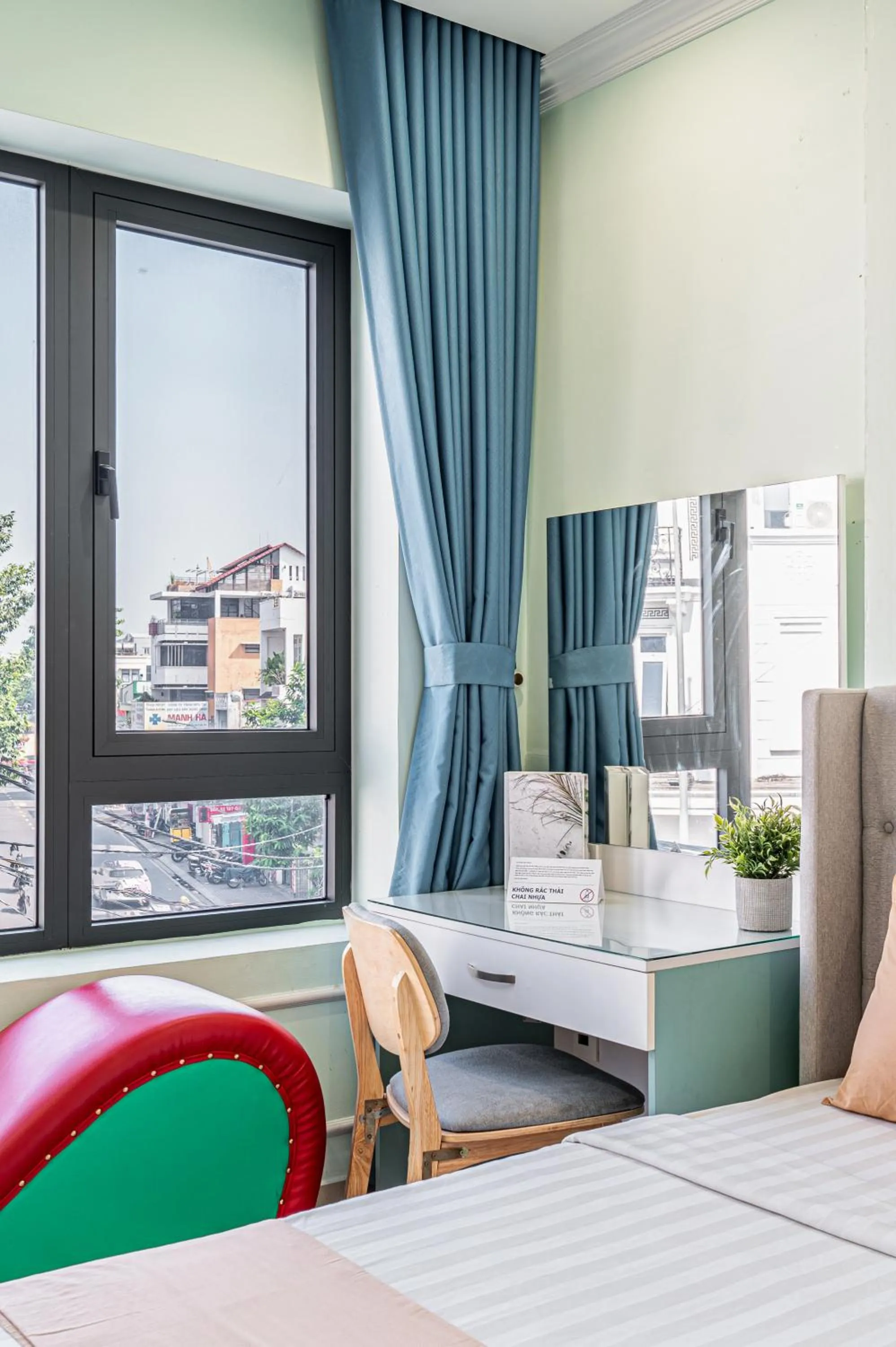 View (from property/room), Bed in Cozrum - Love Hotel Trần Thị Nghỉ