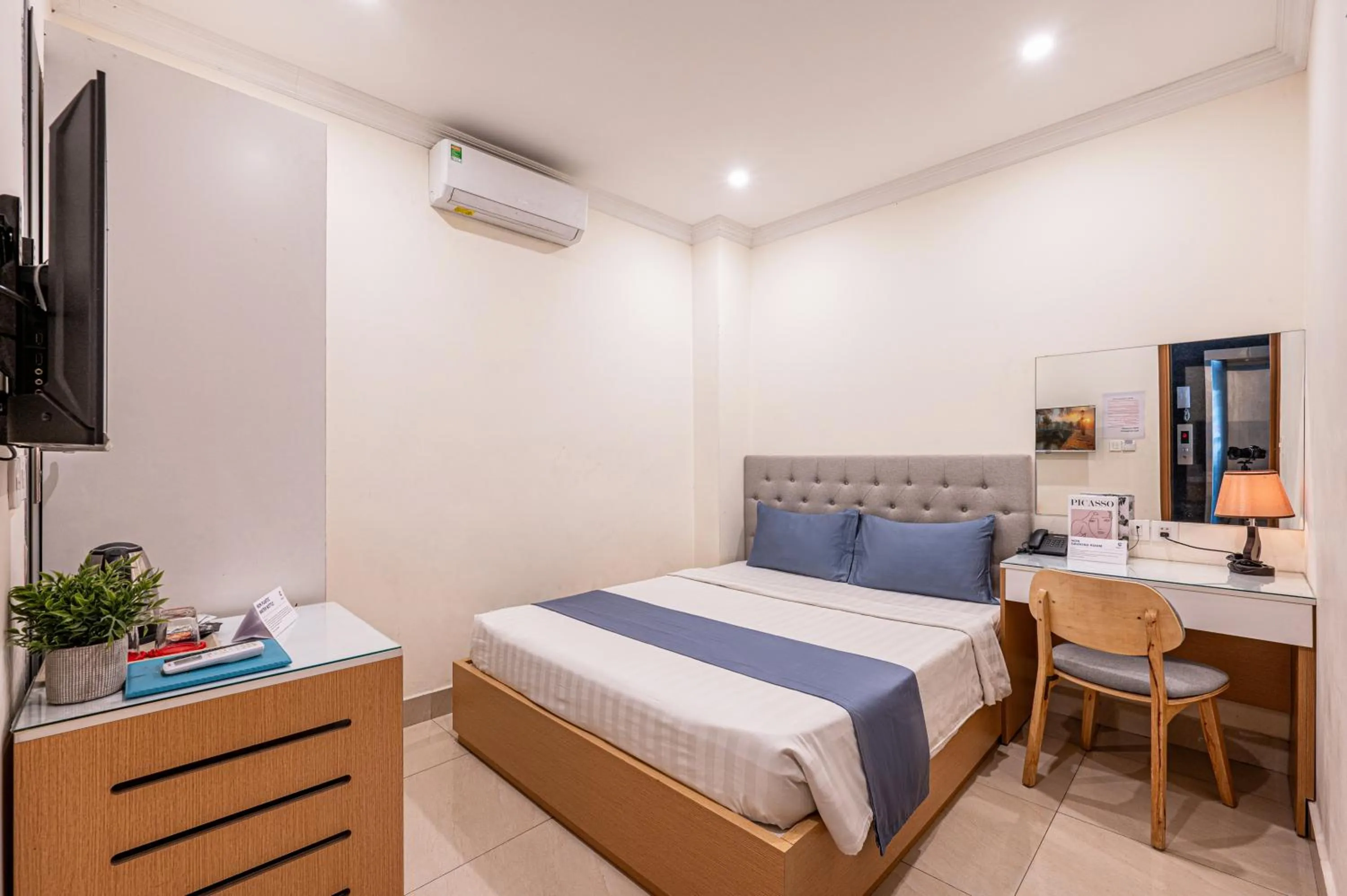 Bed in Cozrum - Love Hotel Trần Thị Nghỉ