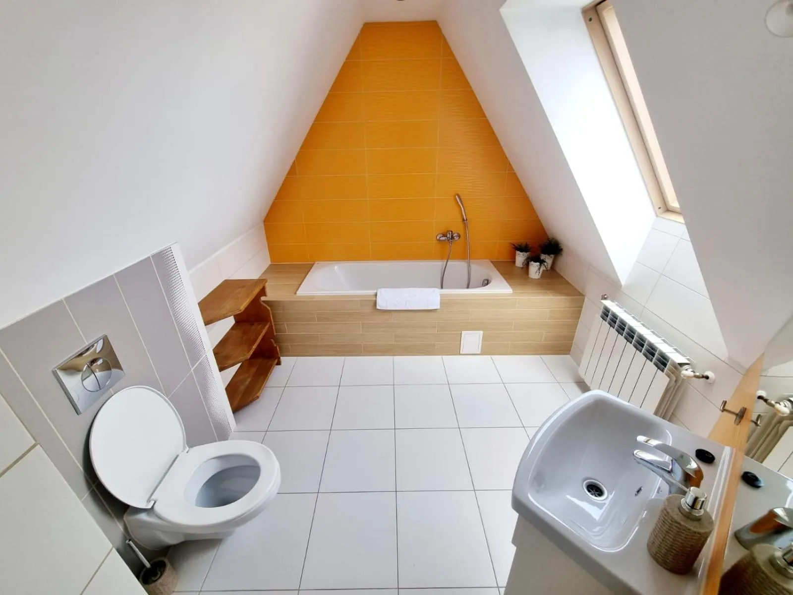 Toilet, Bed in Willa Regina II Resort & SPA