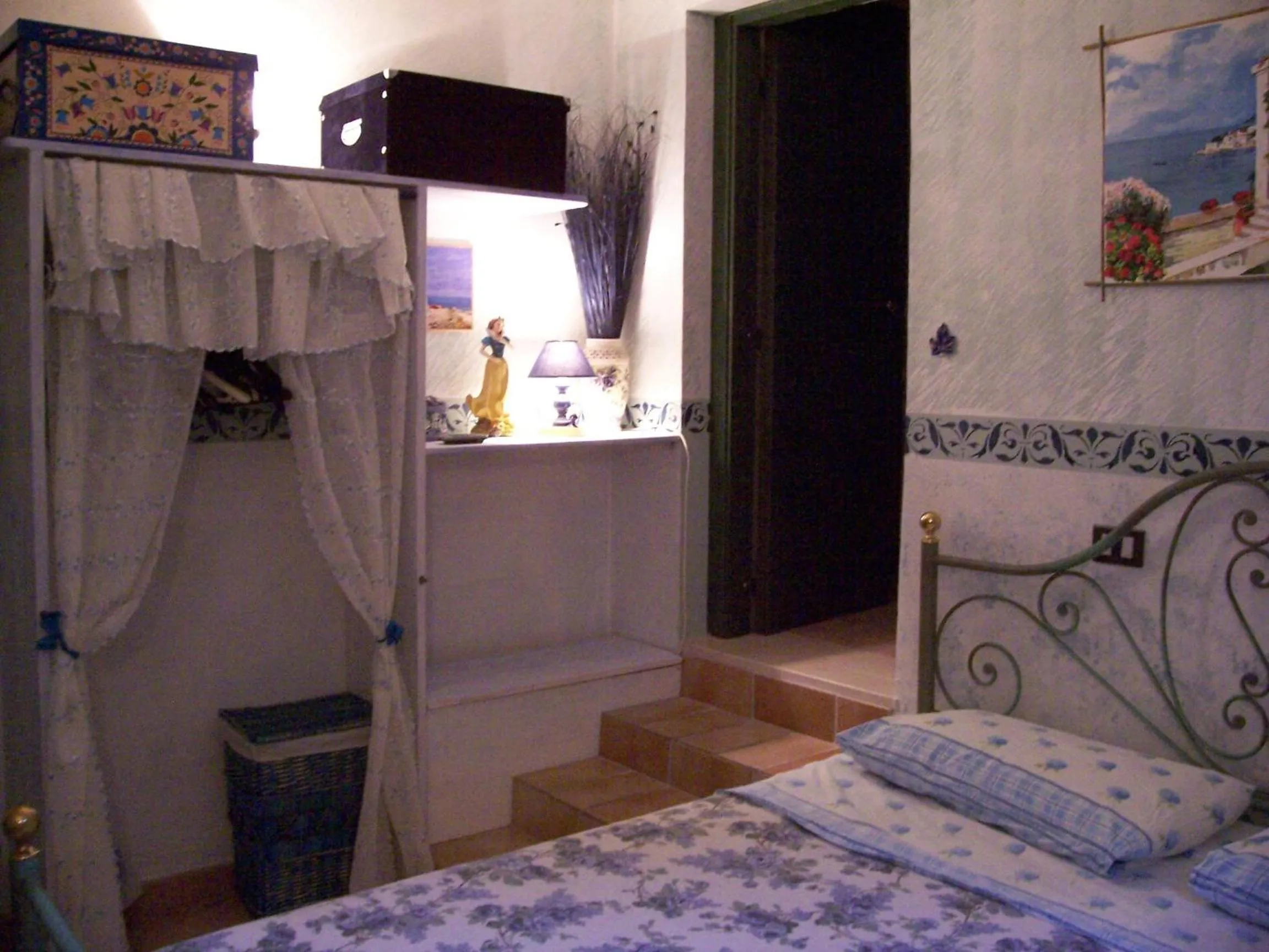 Decorative detail, Bed in Agriturismo il Quadrifoglio