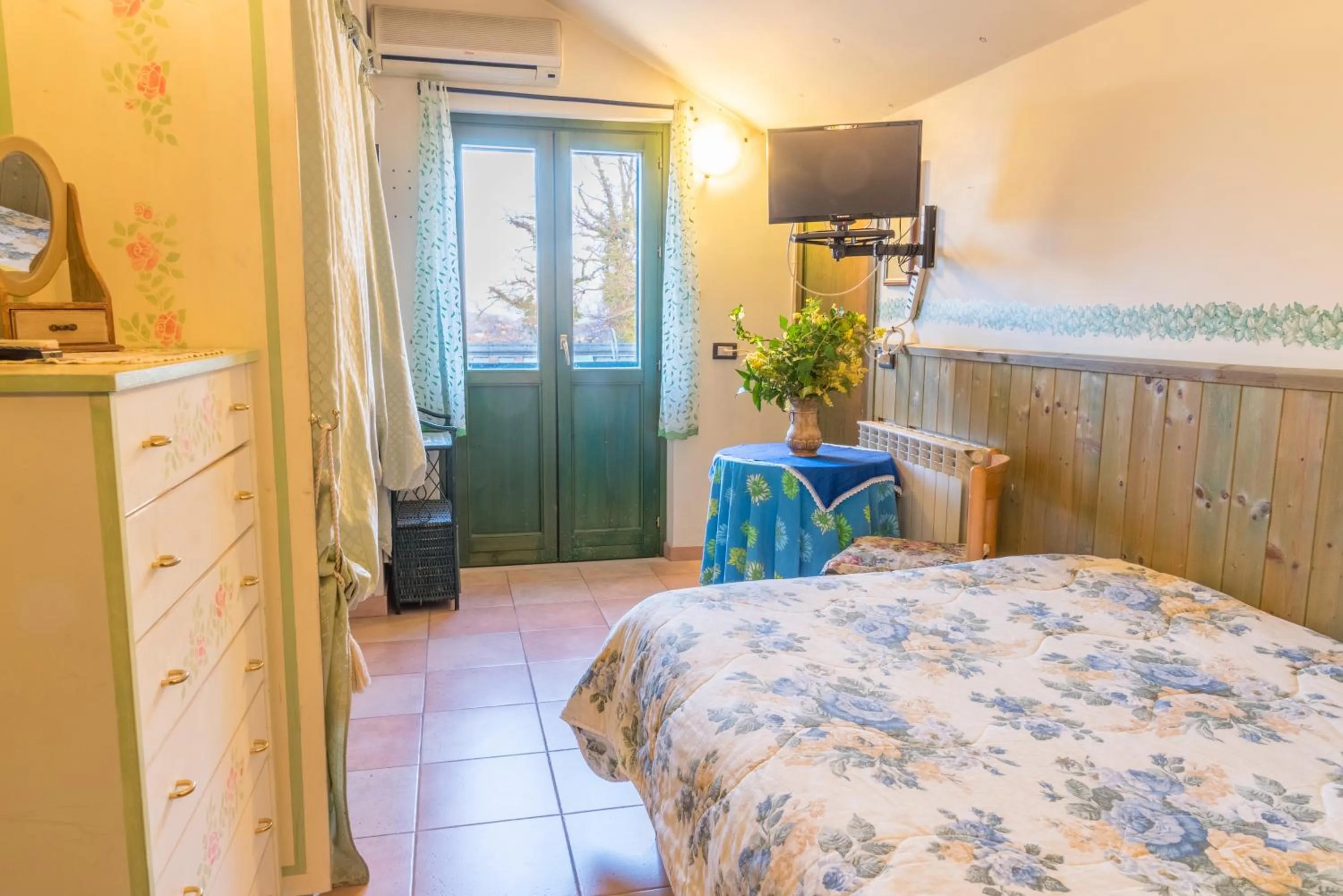 Photo of the whole room, Bed in Agriturismo il Quadrifoglio