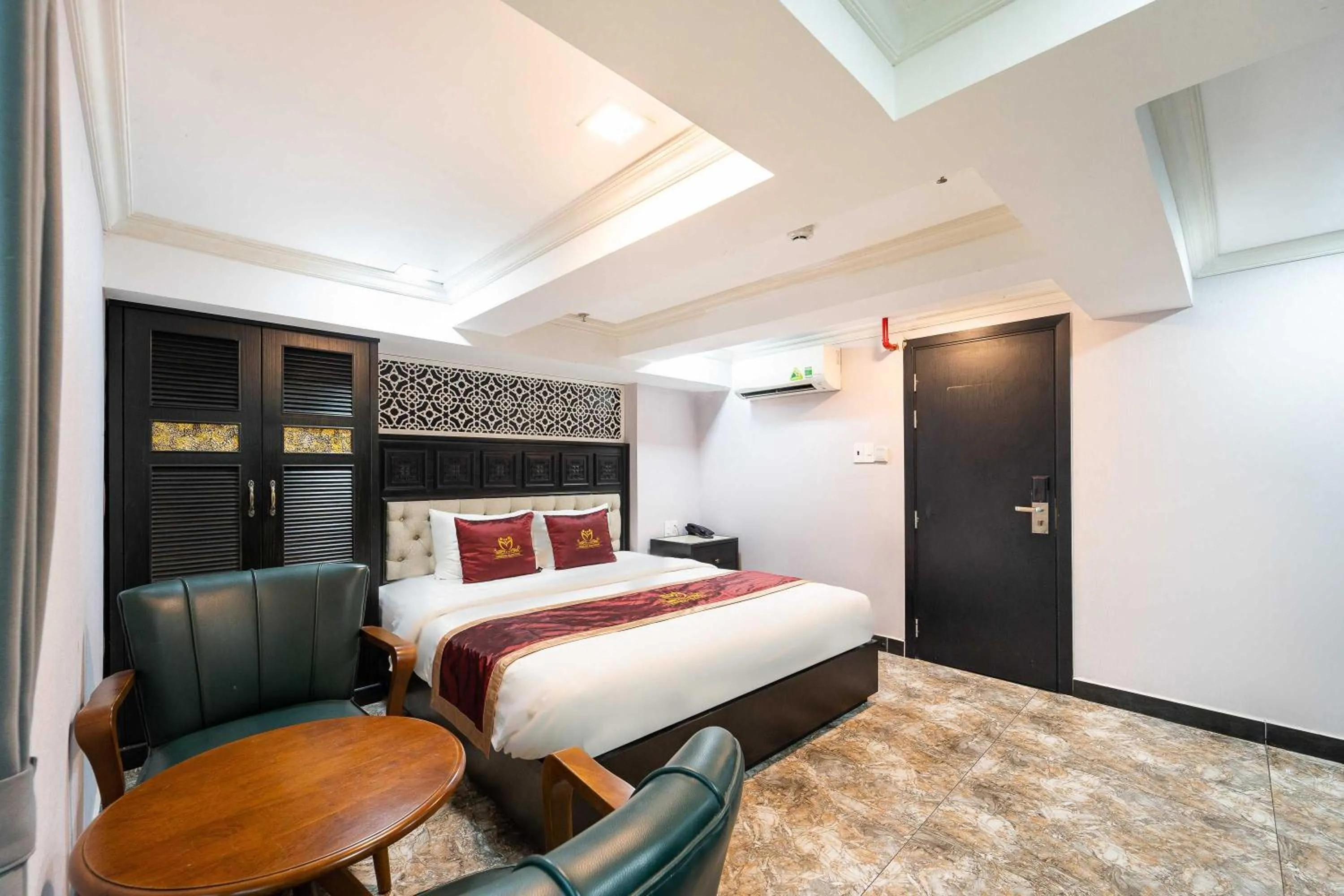 Bedroom, Bed in Collection O Havana Airport Hotel