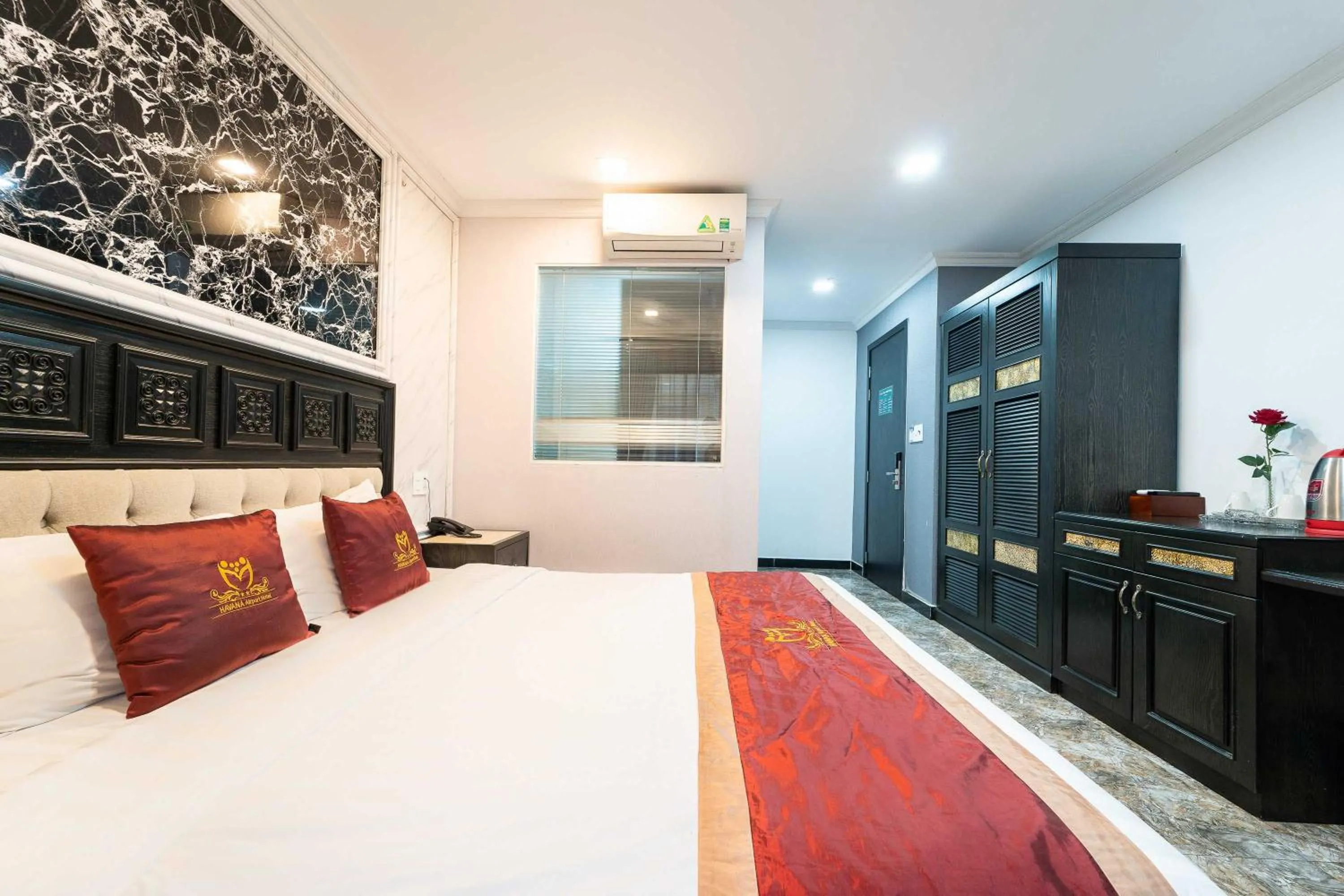 Bedroom, Bed in Collection O Havana Airport Hotel