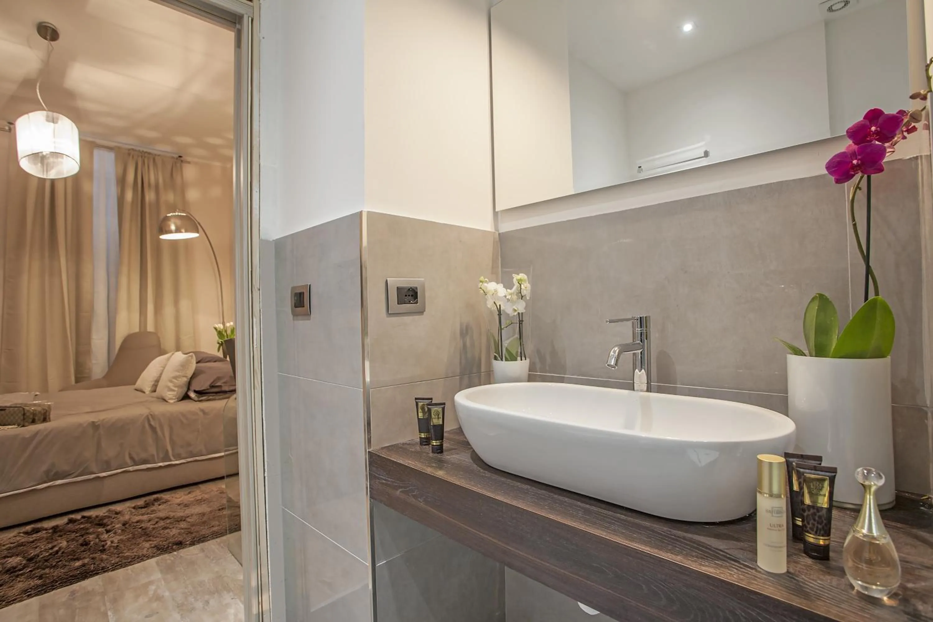 Bathroom in St. George's Vatican Suites