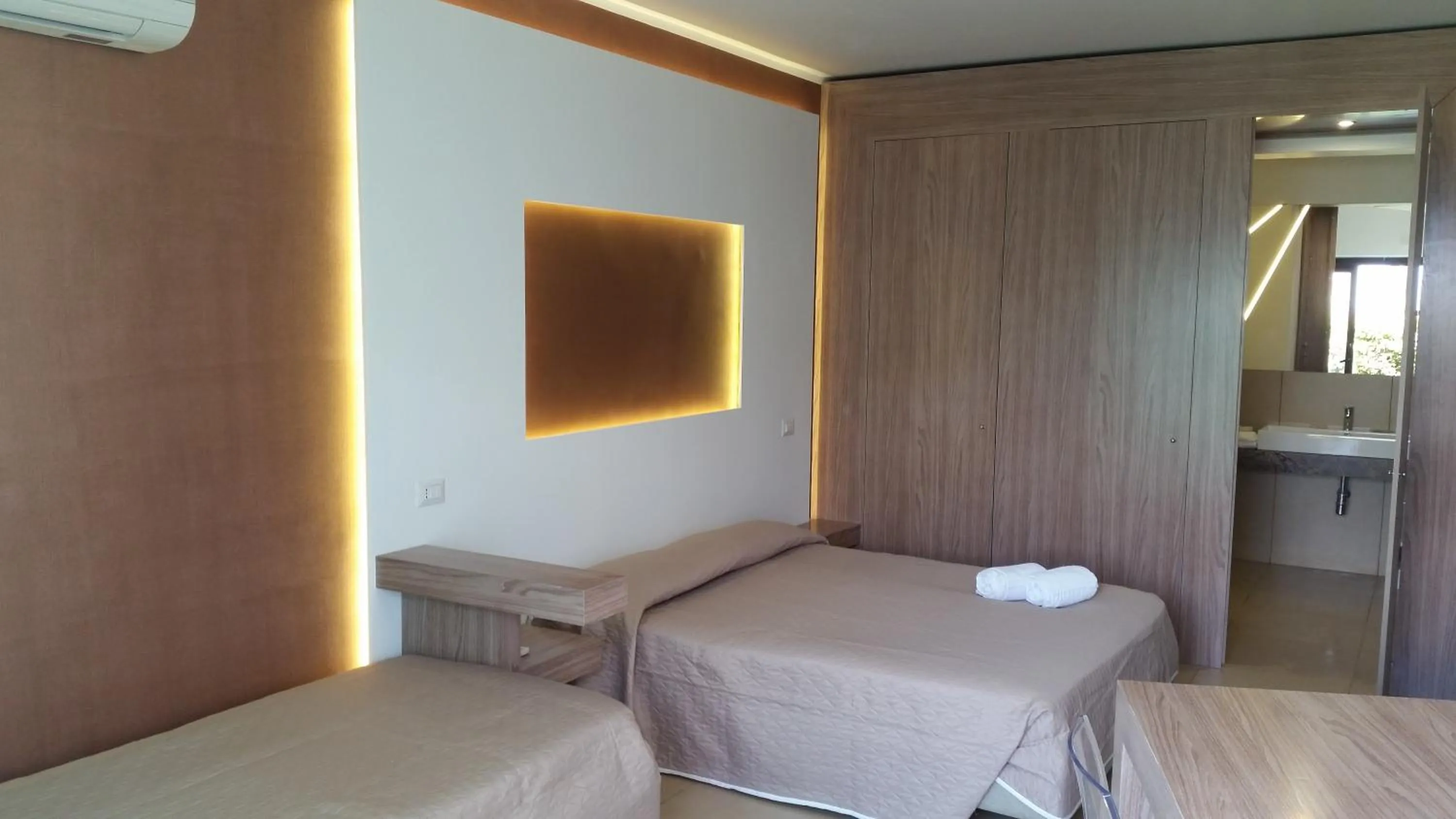 Photo of the whole room, Bed in Villa Cerniglia Plus