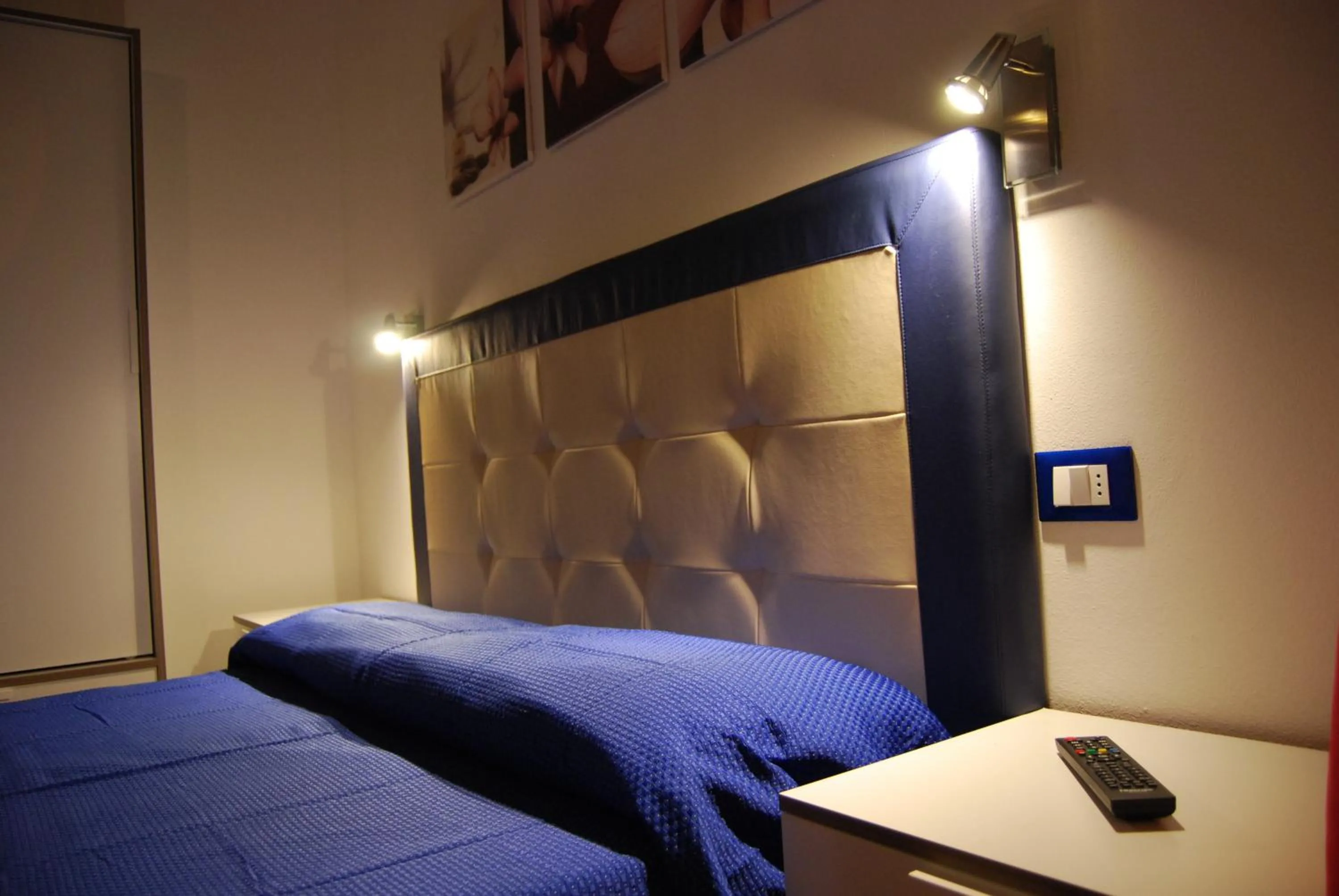 Decorative detail, Bed in Appartamenti Corneliani