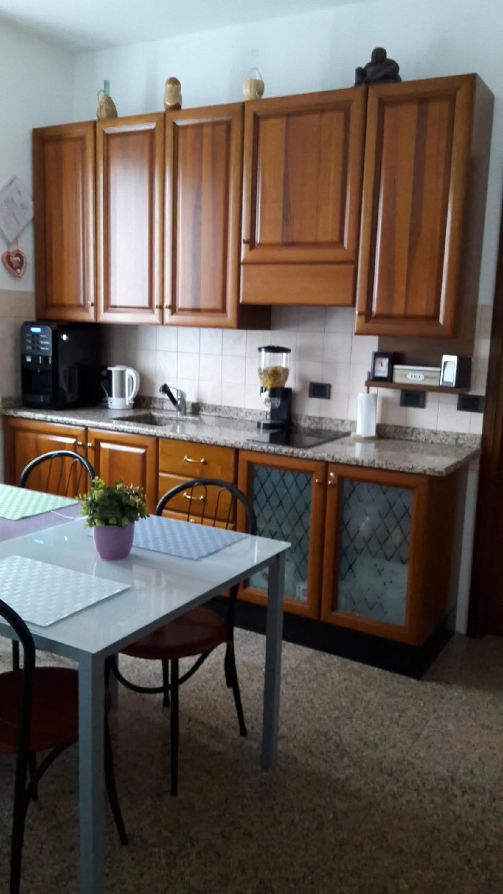 Communal kitchen in La Maison di Luca