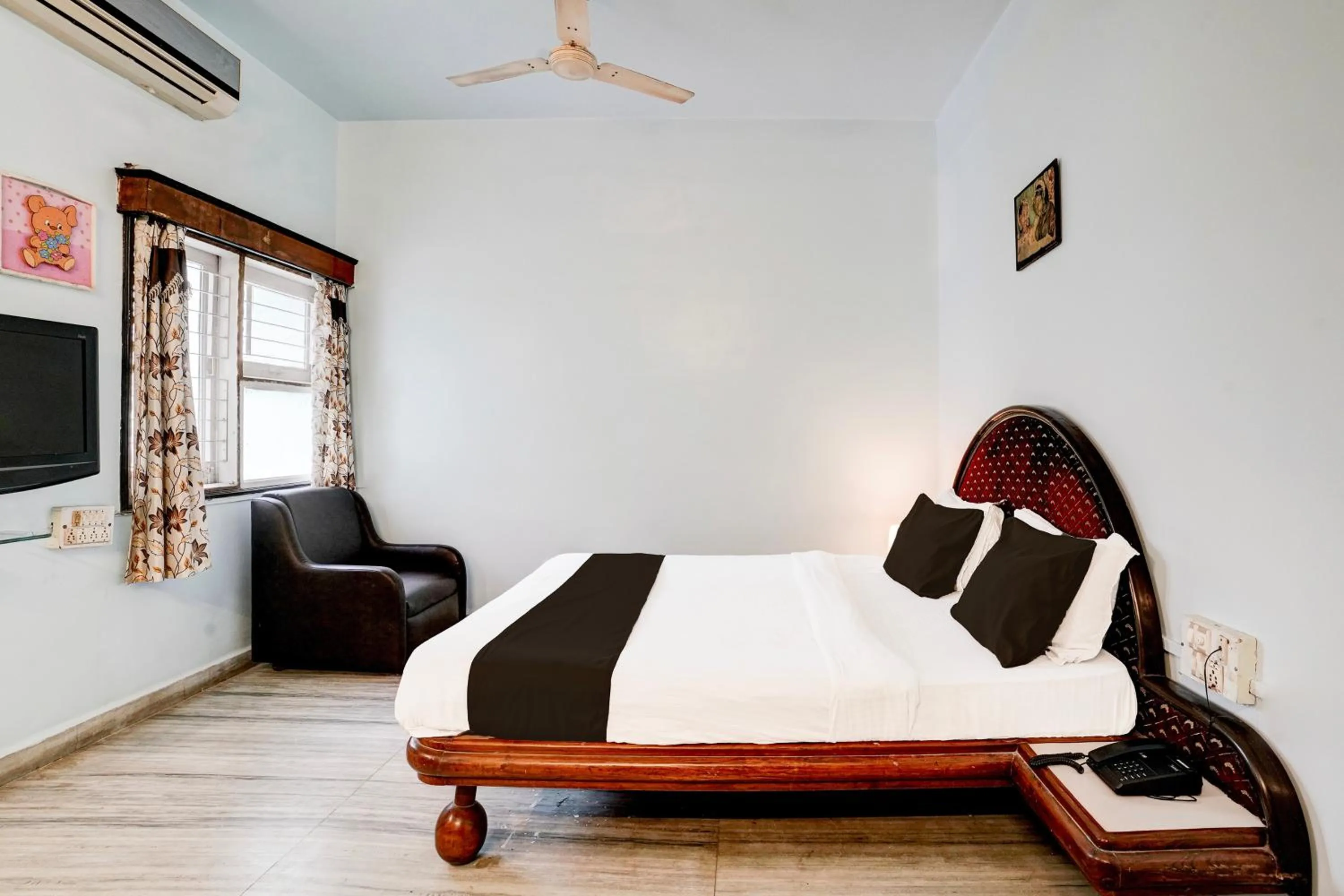 Bedroom, Bed in Hotel O Padampura Near Railway Station