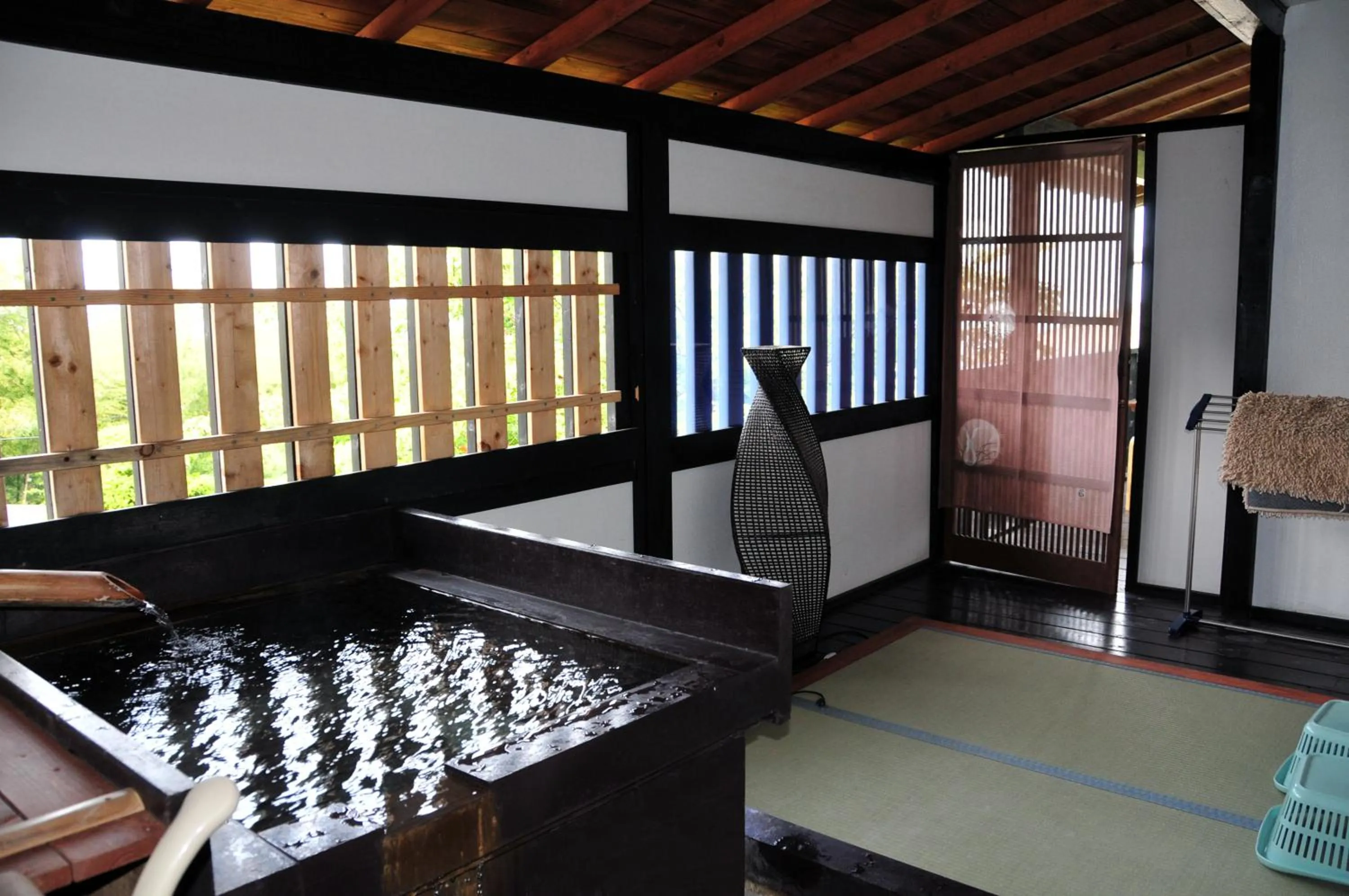 Bathroom, Bed in Yokohama Fujiyoshi Izuten