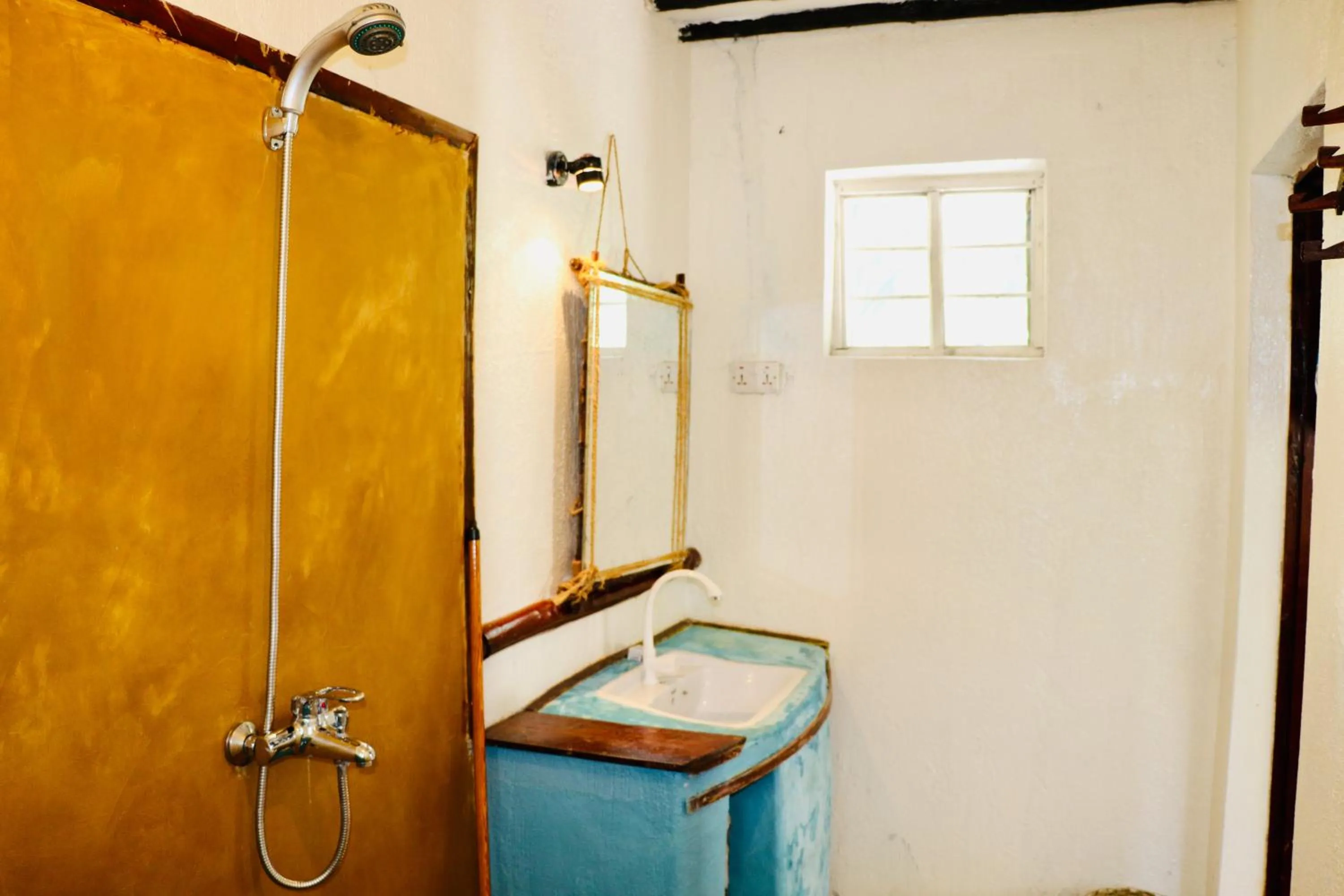 Shower in Evergreen Bungalows