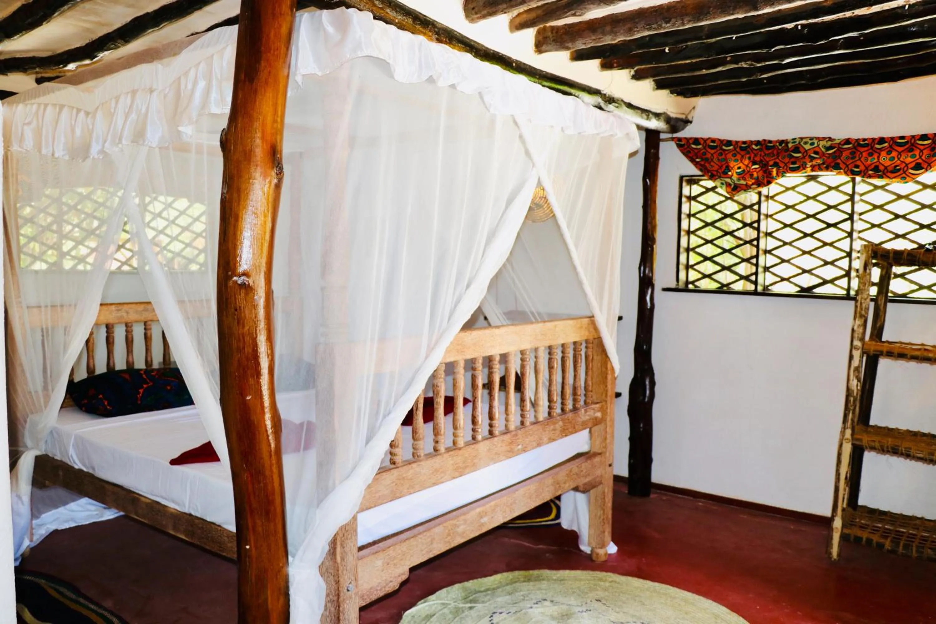 Beach, Bed in Evergreen Bungalows