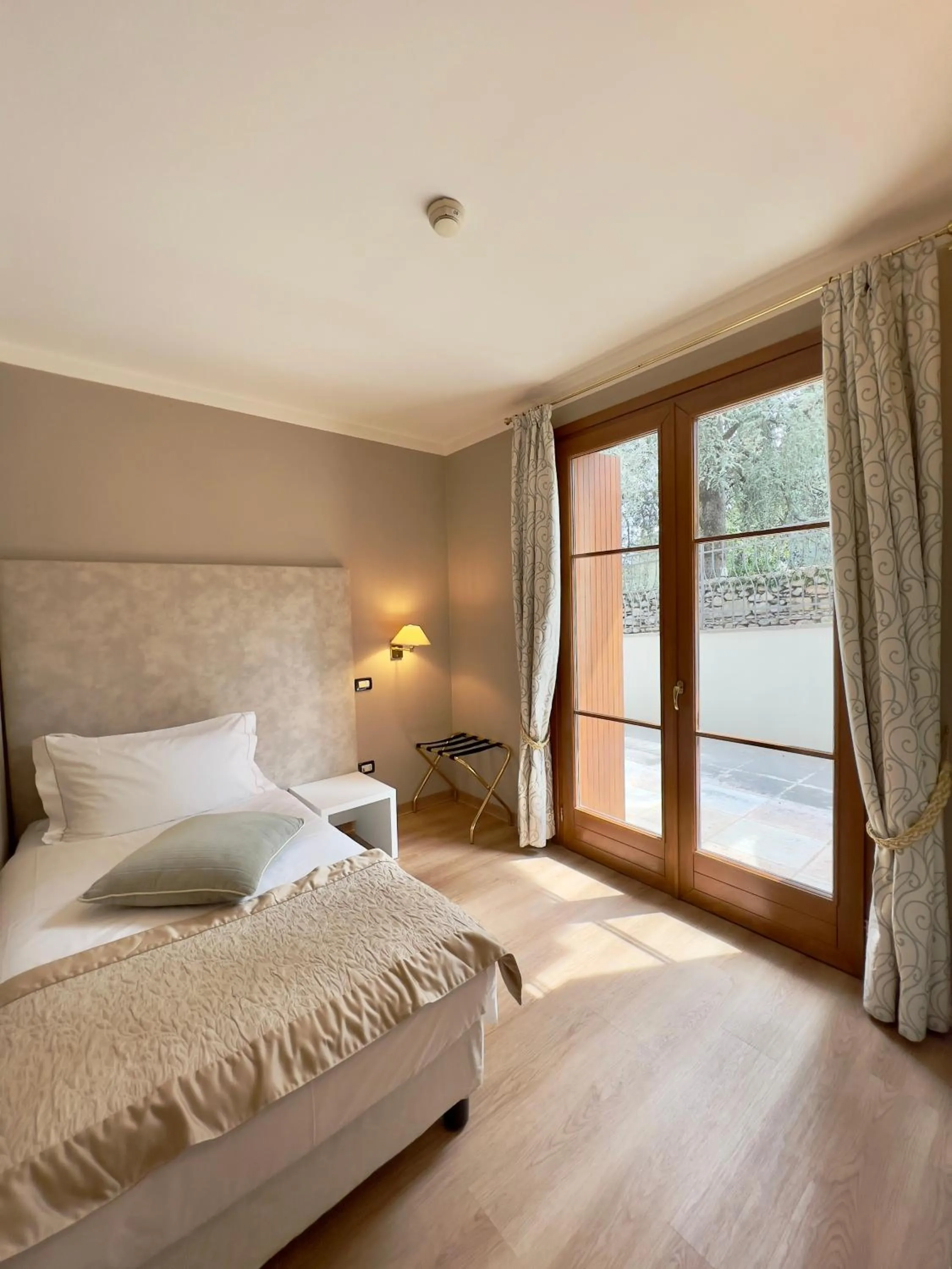 Bed in Hotel Villa Maria Au Lac - Estella Hotels Italia