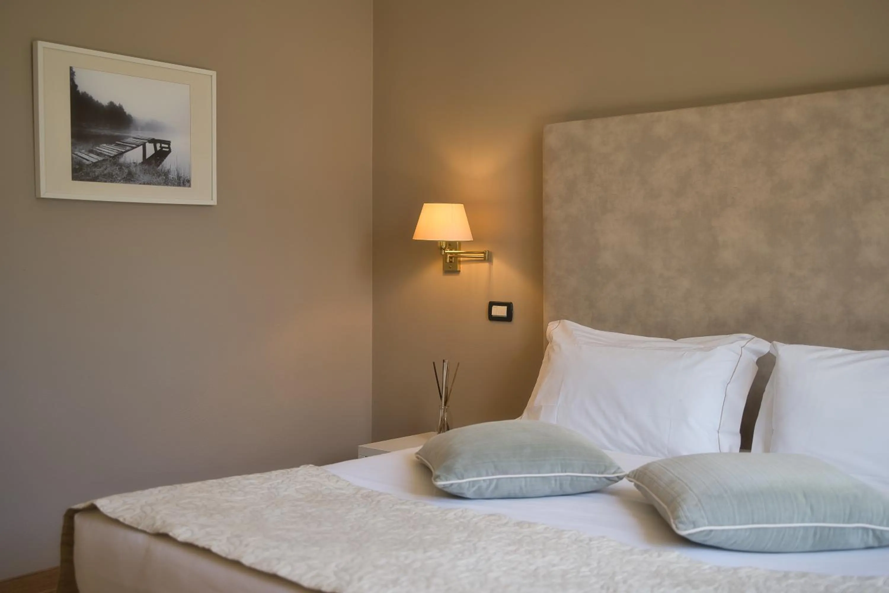 Bed in Hotel Villa Maria Au Lac - Estella Hotels Italia