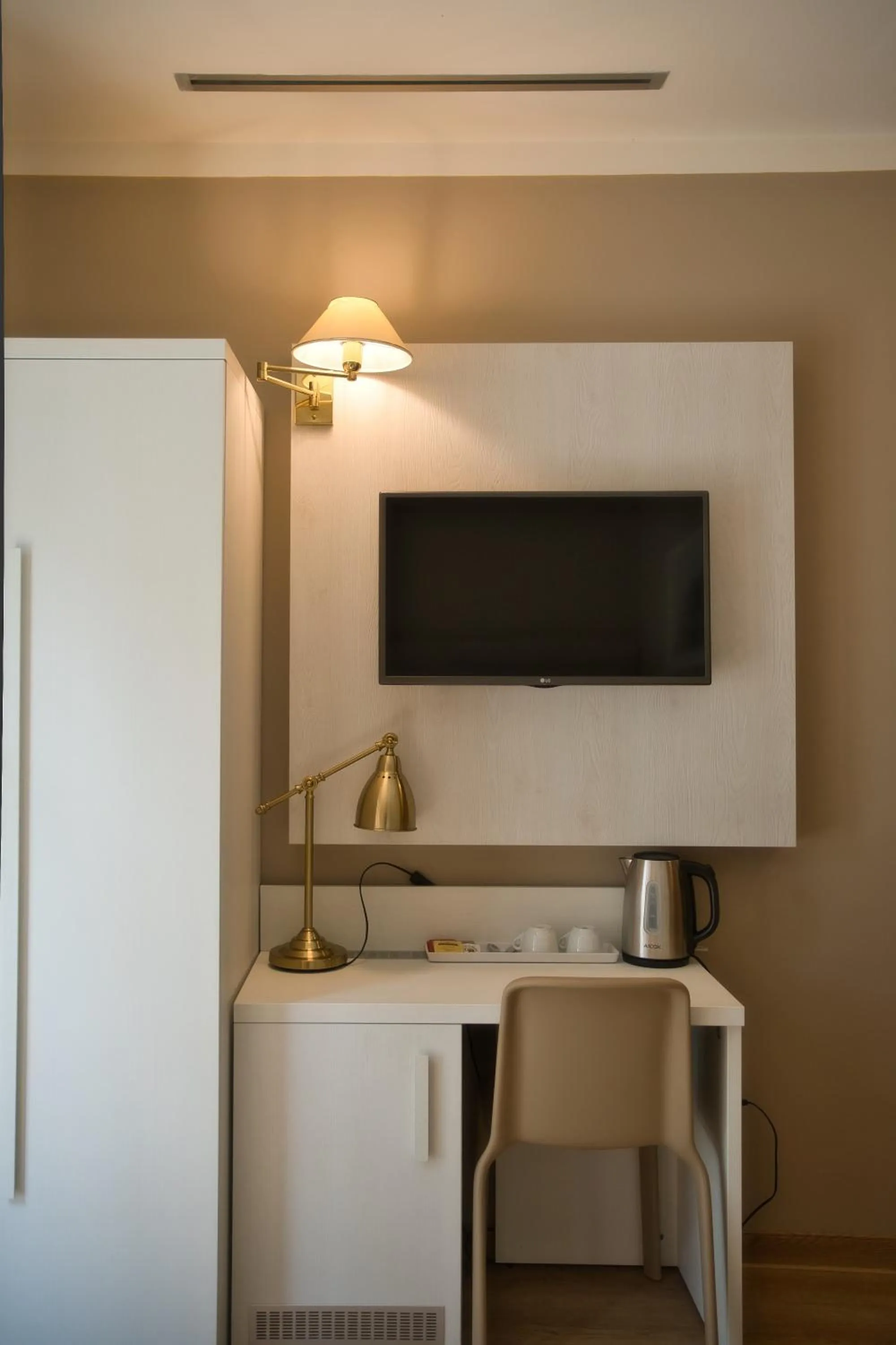 TV and multimedia in Hotel Villa Maria Au Lac - Estella Hotels Italia