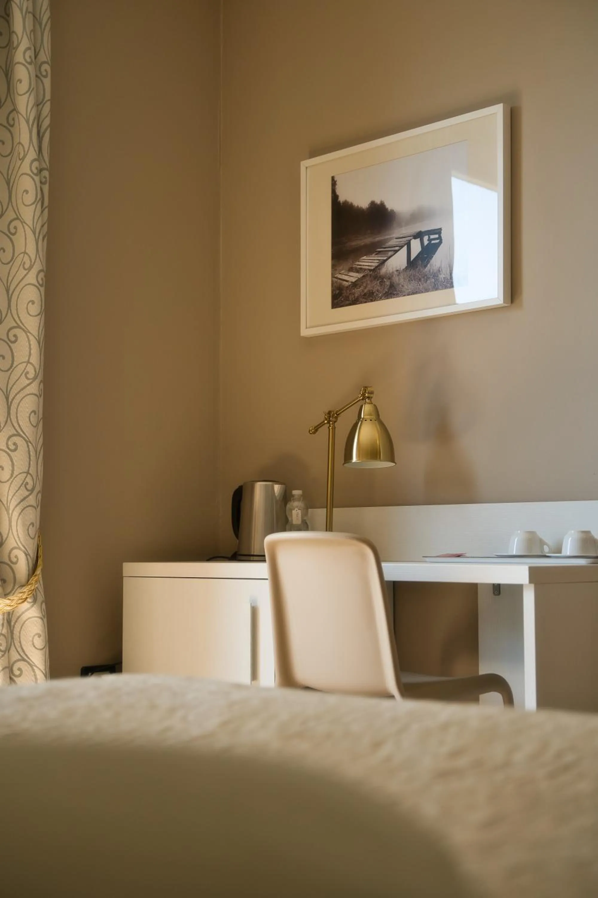 hair dresser in Hotel Villa Maria Au Lac - Estella Hotels Italia