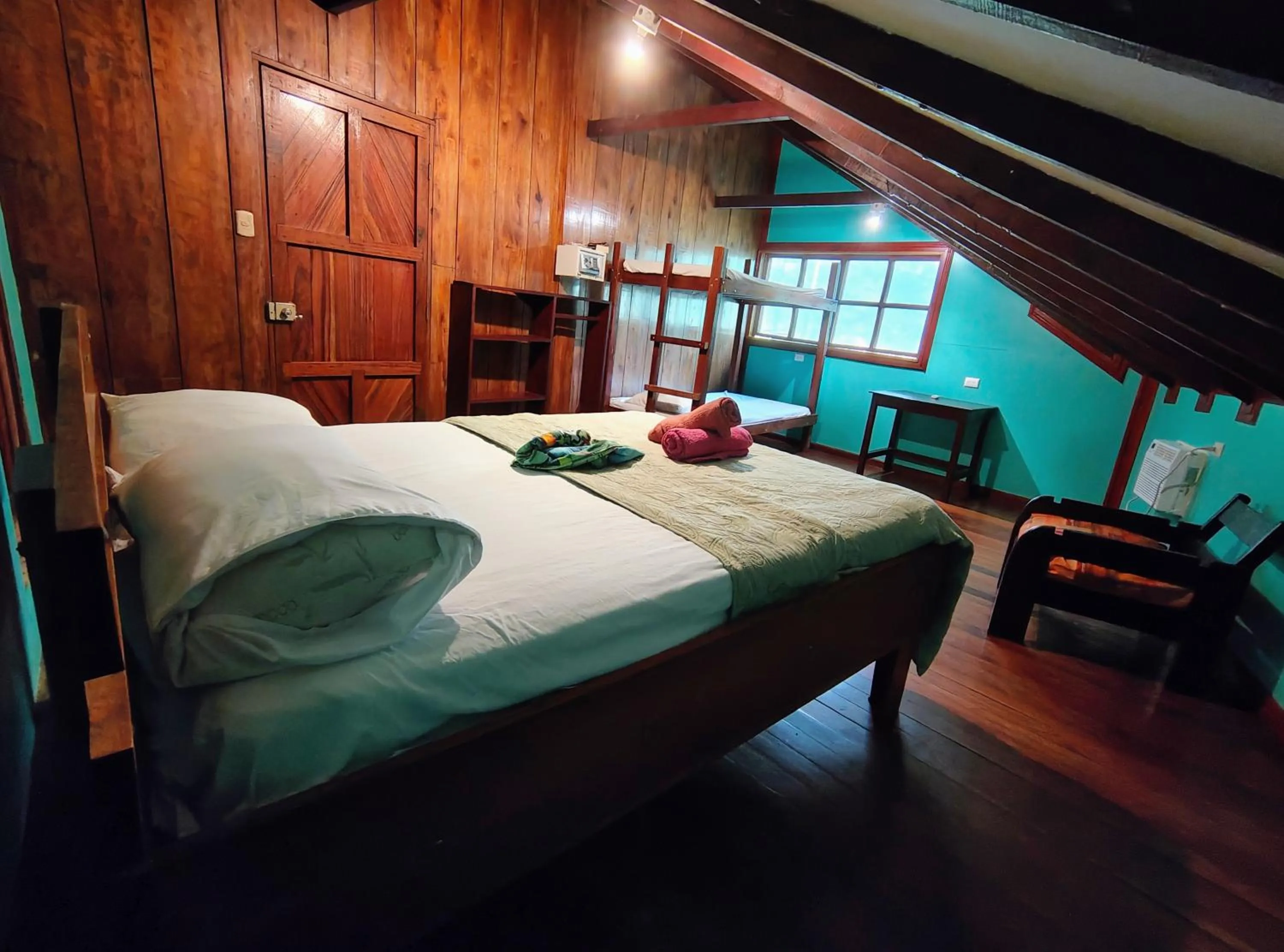 Bed in Vista Drake Lodge