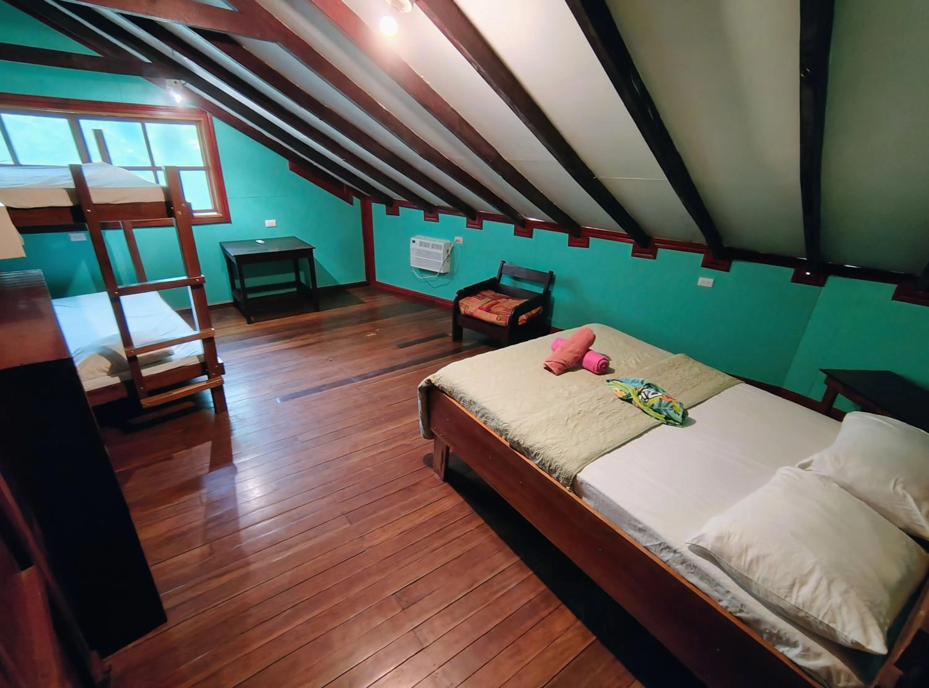 Bed in Vista Drake Lodge