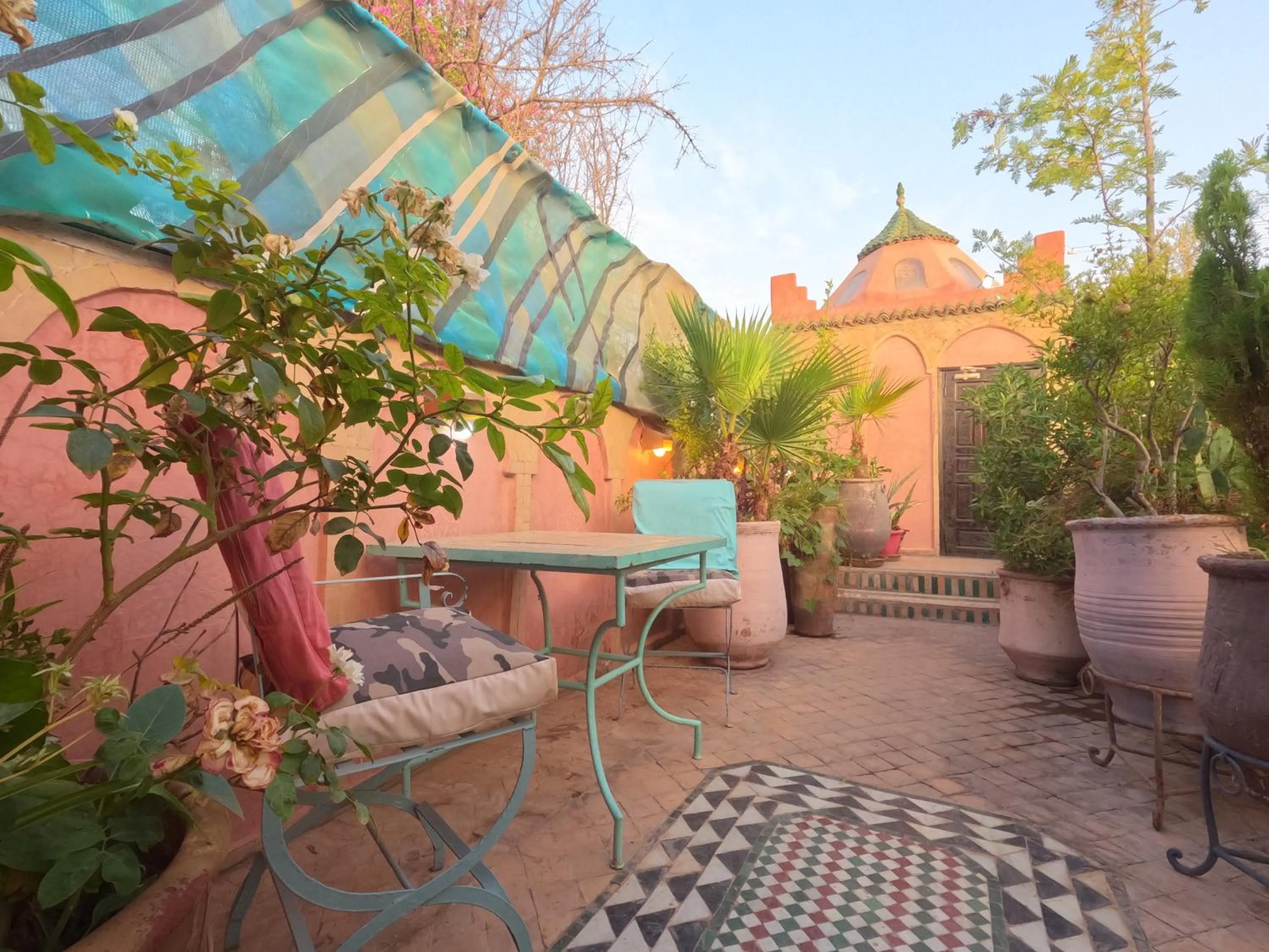 Restaurant/places to eat in Riad Maizie