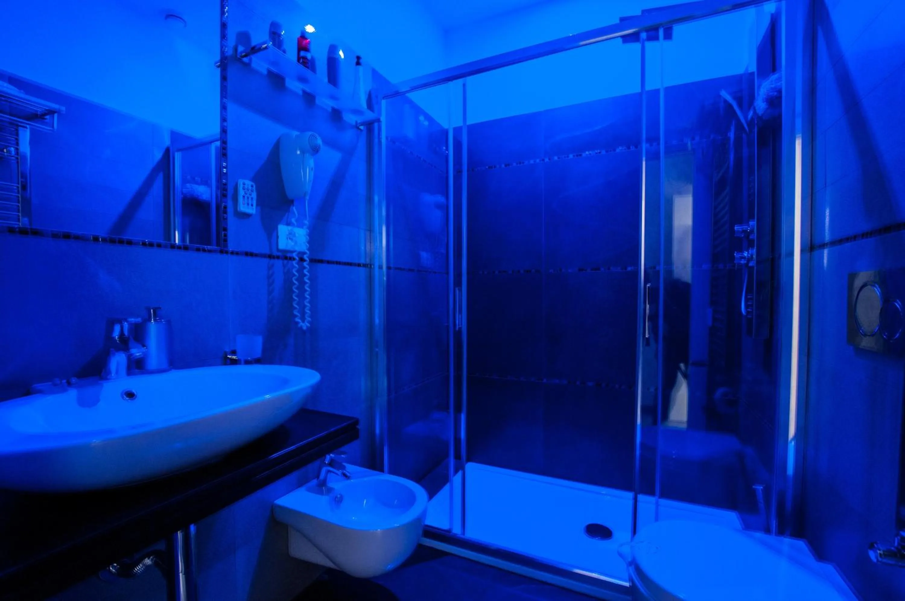 Bathroom in Elenoire Rooms & Suite