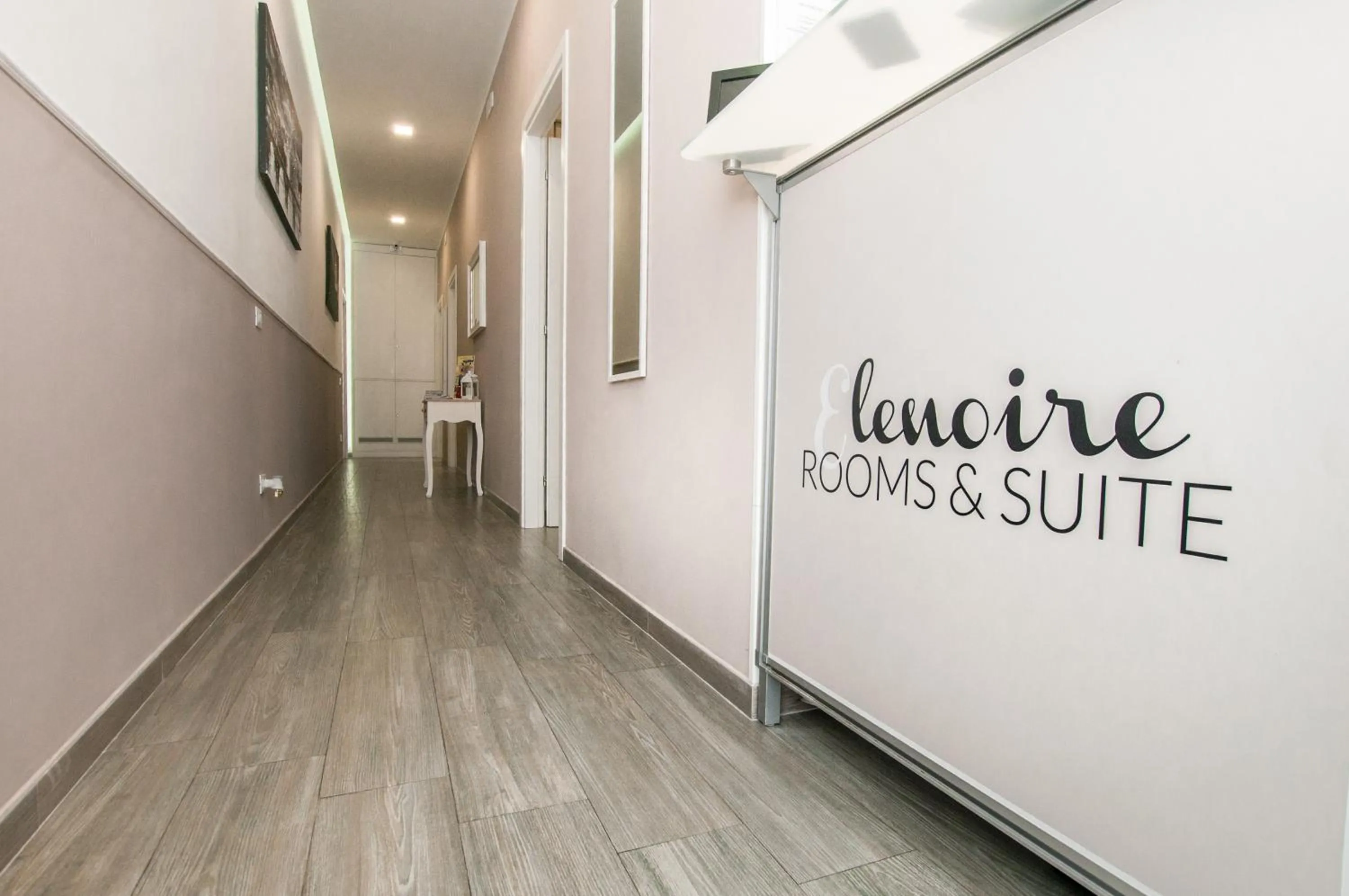 Lobby or reception in Elenoire Rooms & Suite