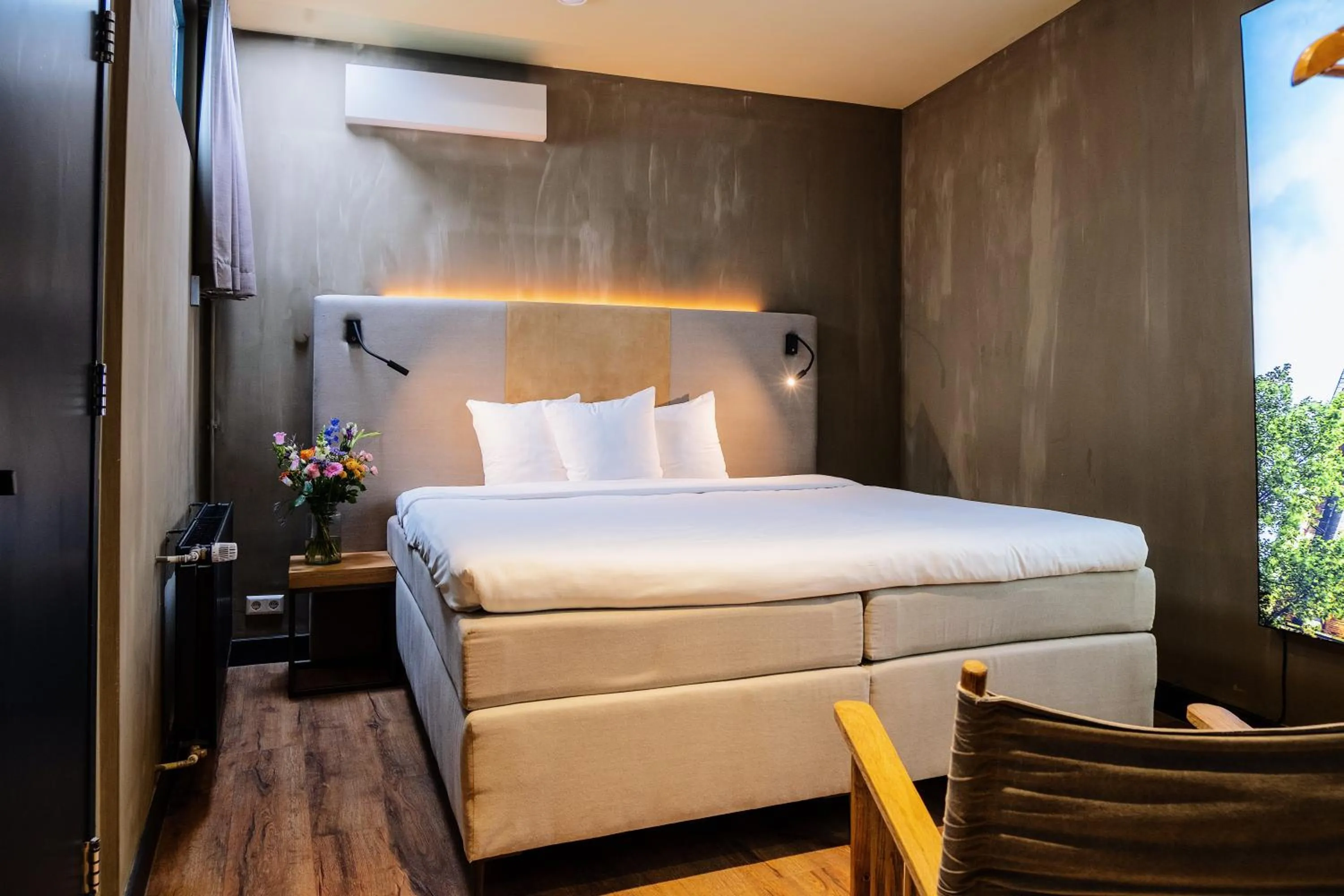 Photo of the whole room, Bed in City Center Lodge Utrecht