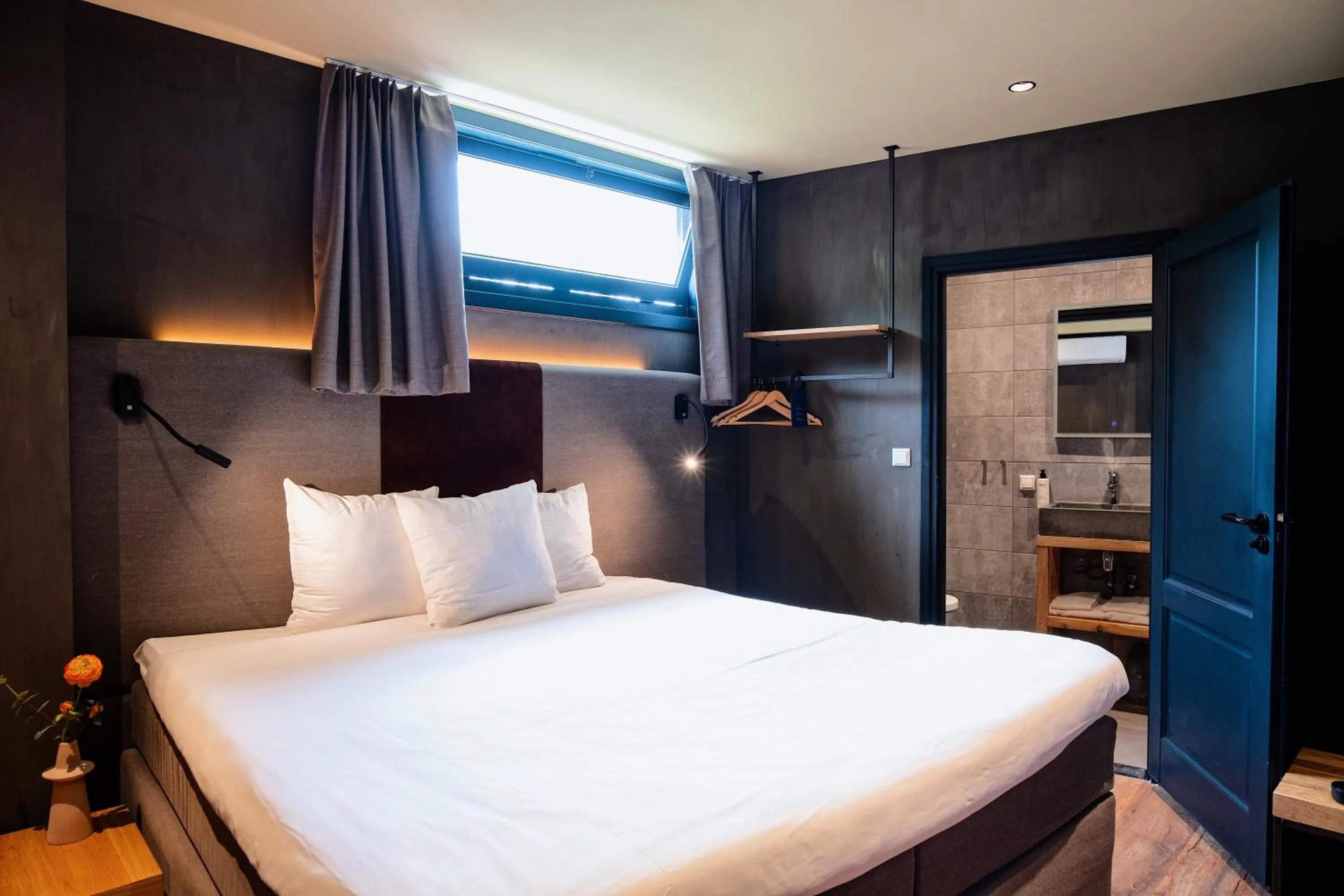 Bed in City Center Lodge Utrecht