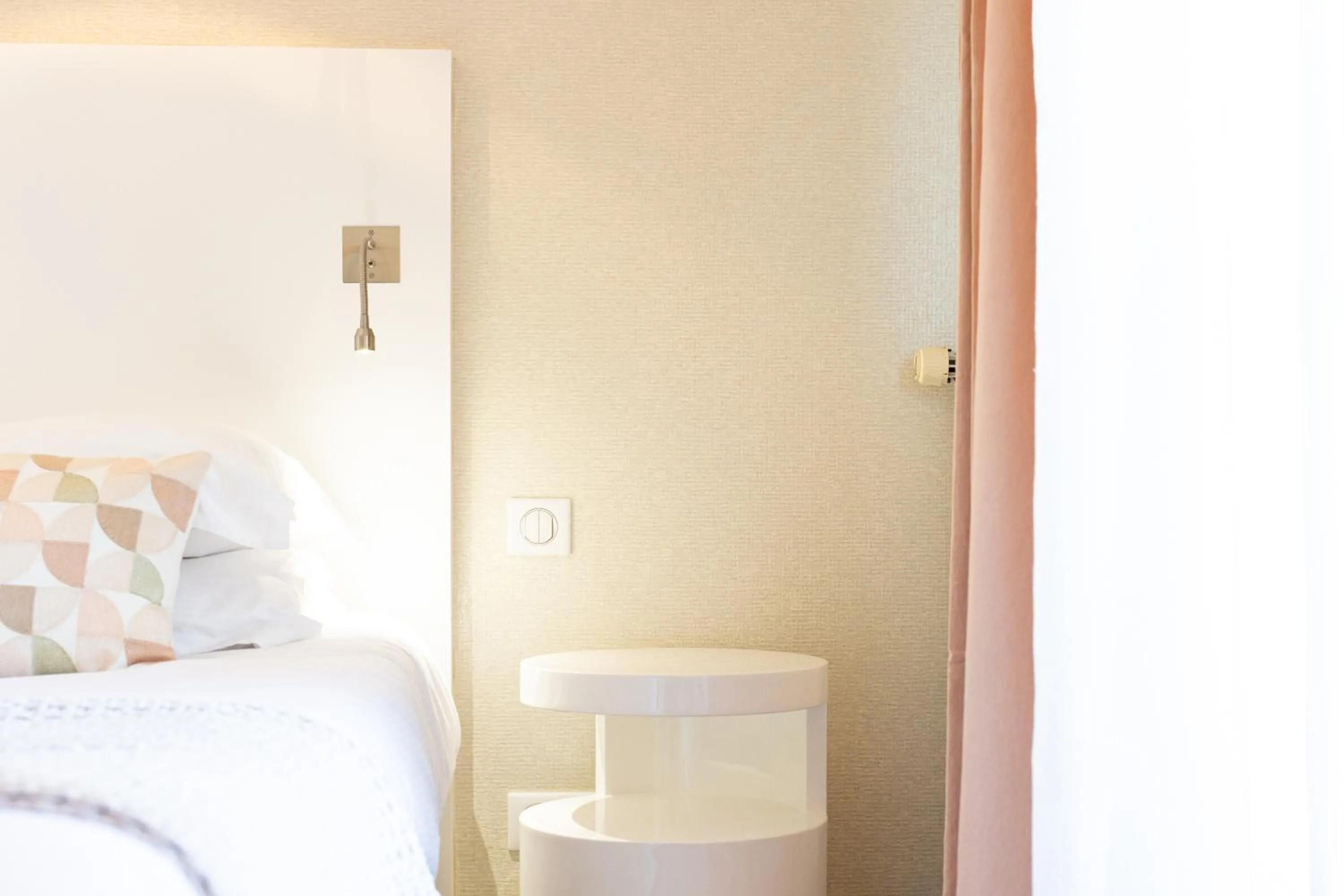 Bed in Hotel des Lices