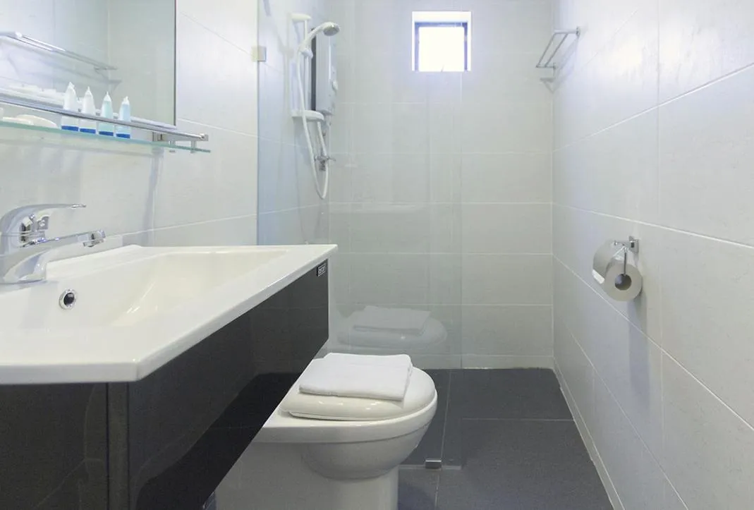 Bathroom in HOTEL RAUB since 1968