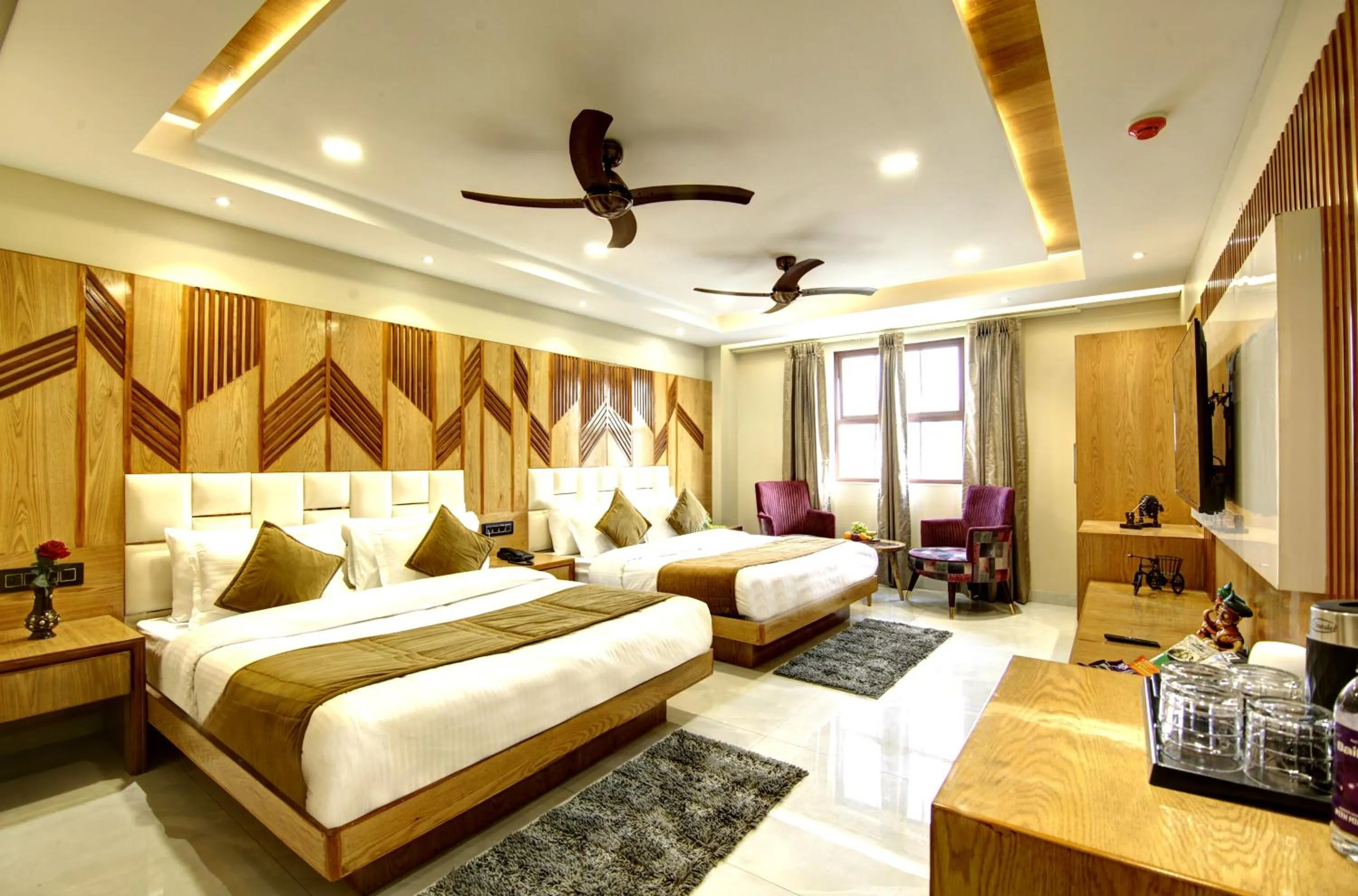 Bed in The Leena International-Near Connaught Place & New Delhi Railway Station