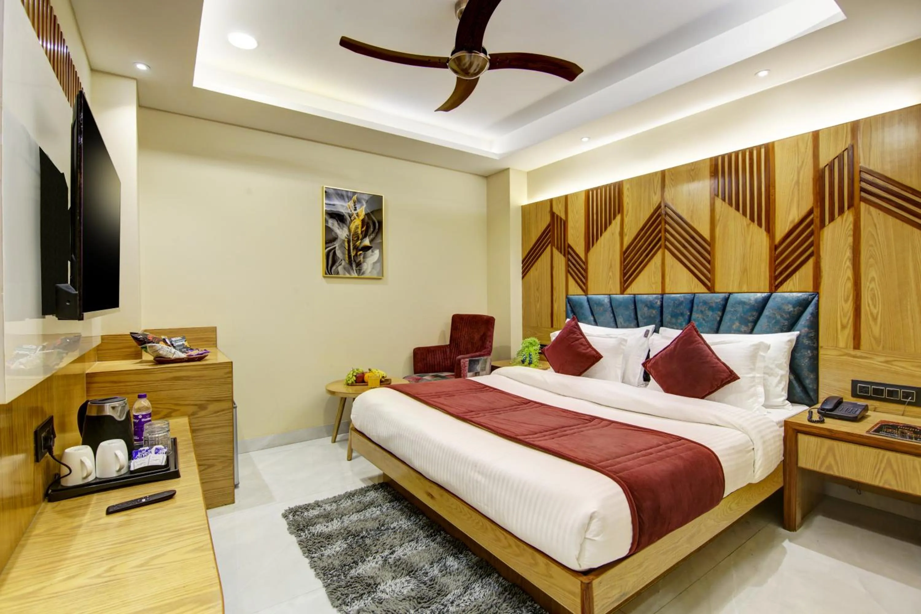 TV and multimedia, Bed in The Leena International-Near Connaught Place & New Delhi Railway Station