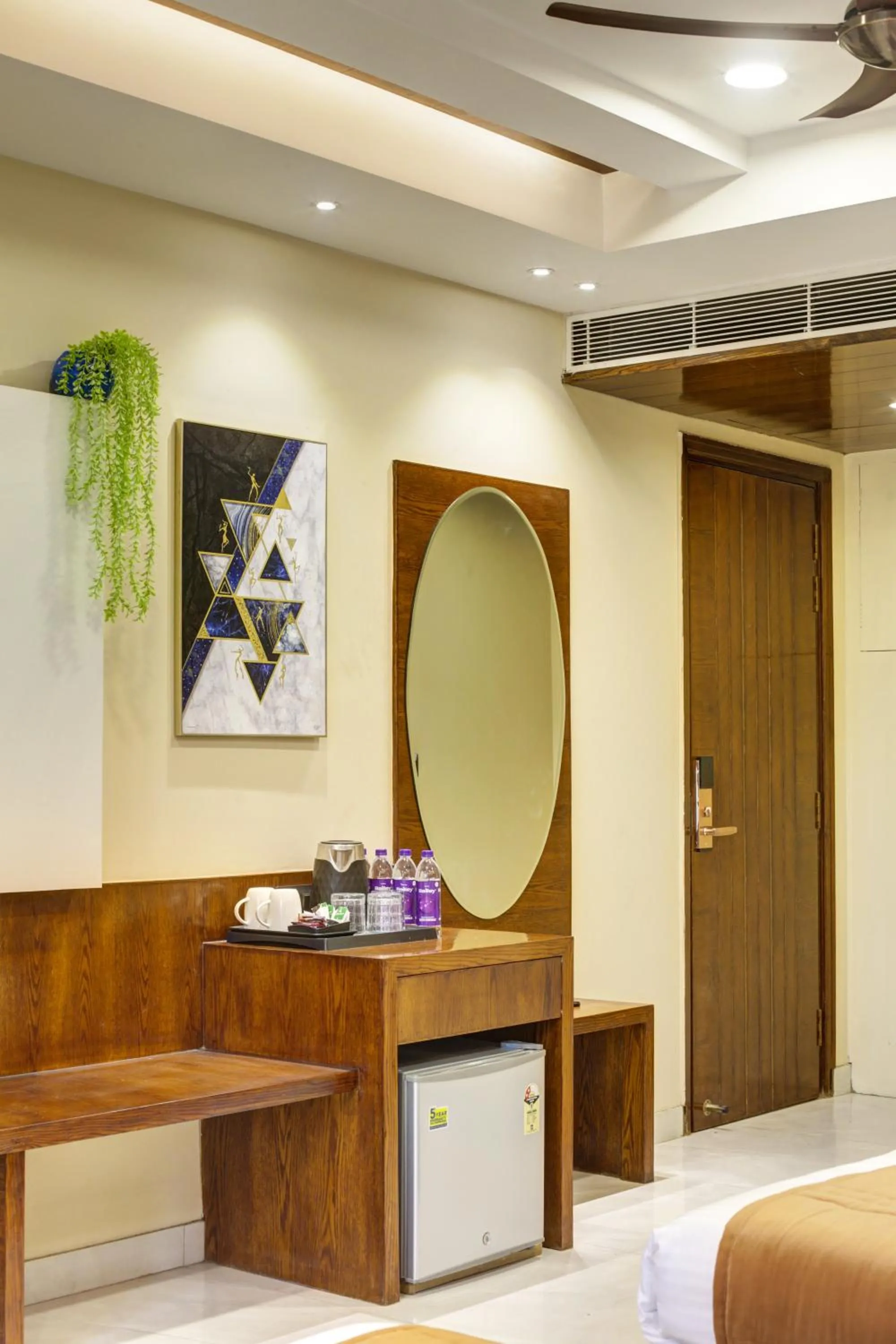 Coffee/tea facilities in The Leena International-Near Connaught Place & New Delhi Railway Station