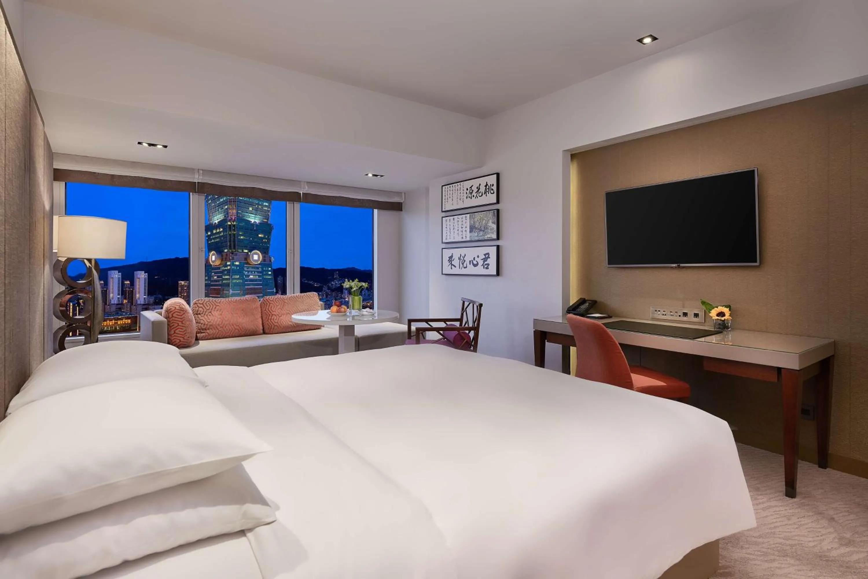 Bedroom, Bed in Grand Hyatt Taipei