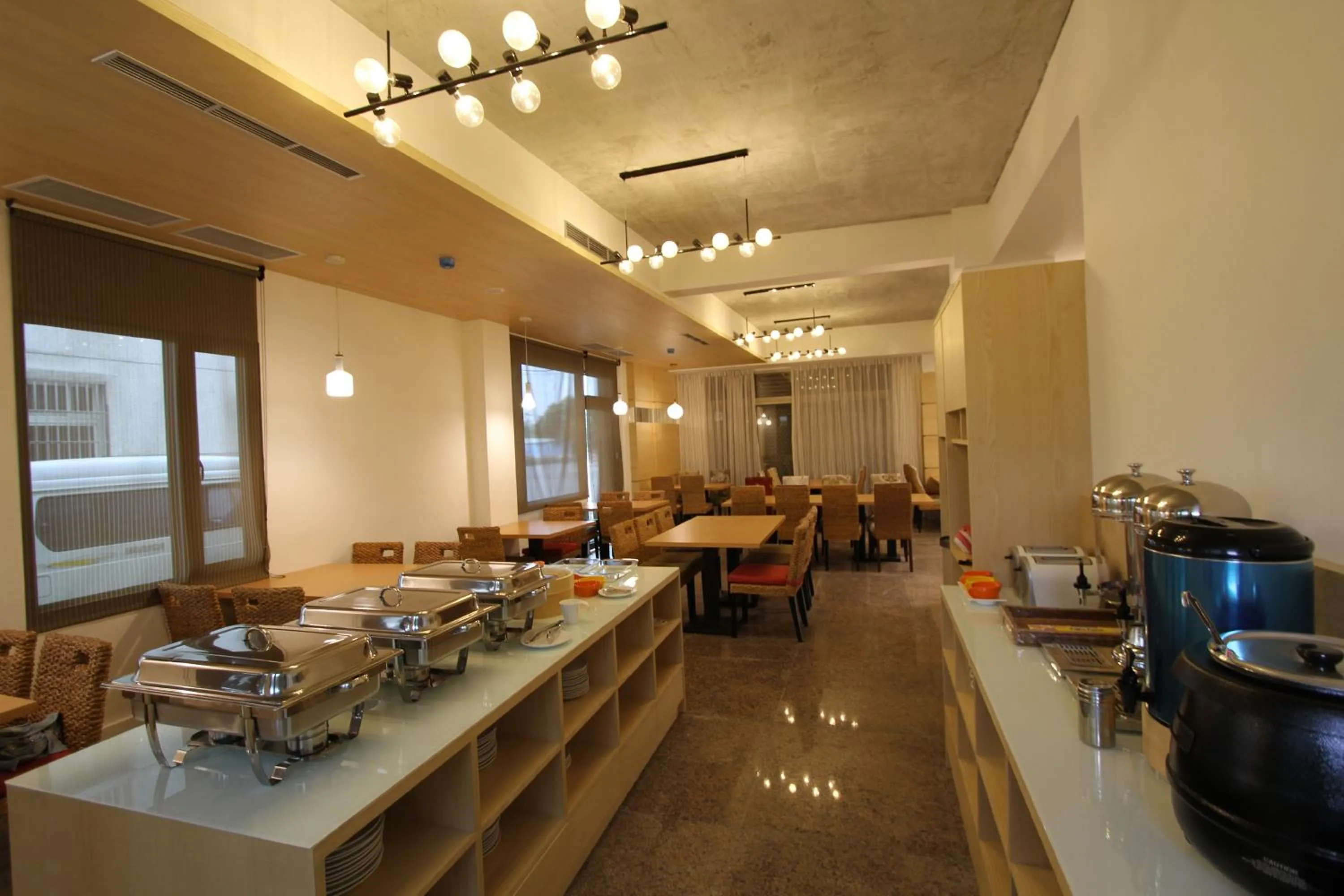 Restaurant/places to eat in Silia Hostel