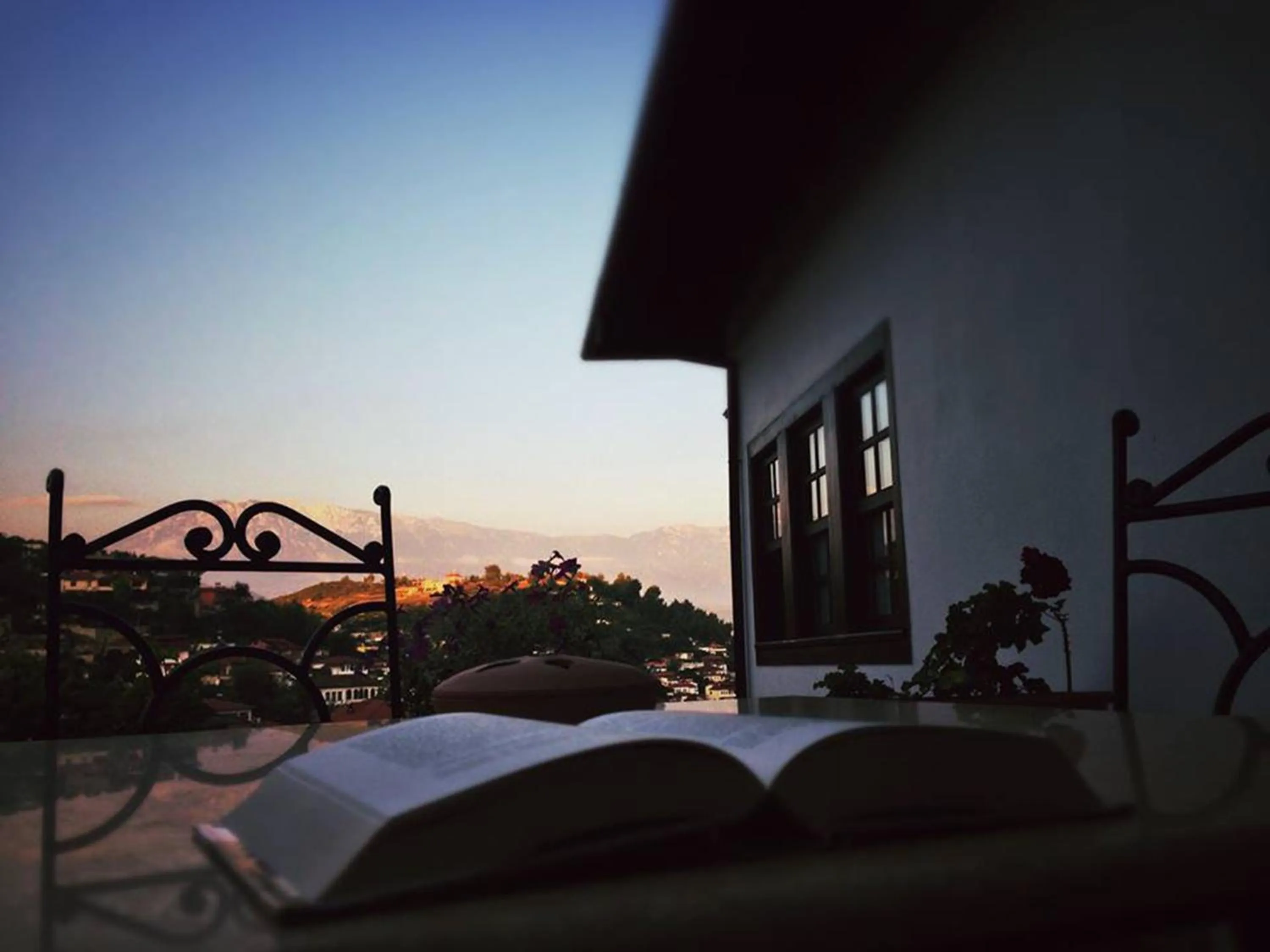 Balcony/Terrace, Bed in Hotel Vila Aleksander