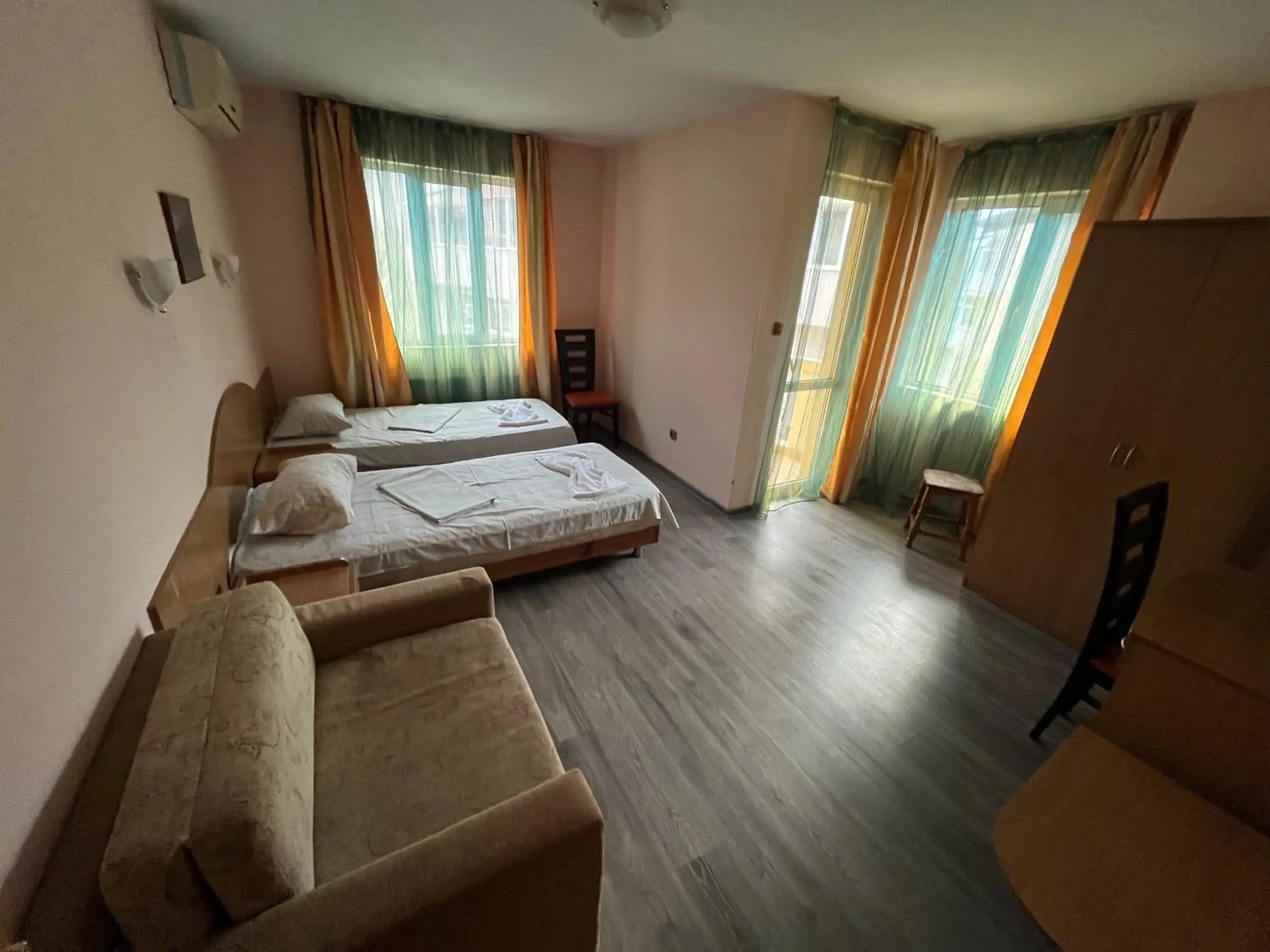 Deluxe Double or Twin Room with Balcony in Hotel MERIDA Deluxe Double or Twin Room with Balcony in Hotel MERIDA