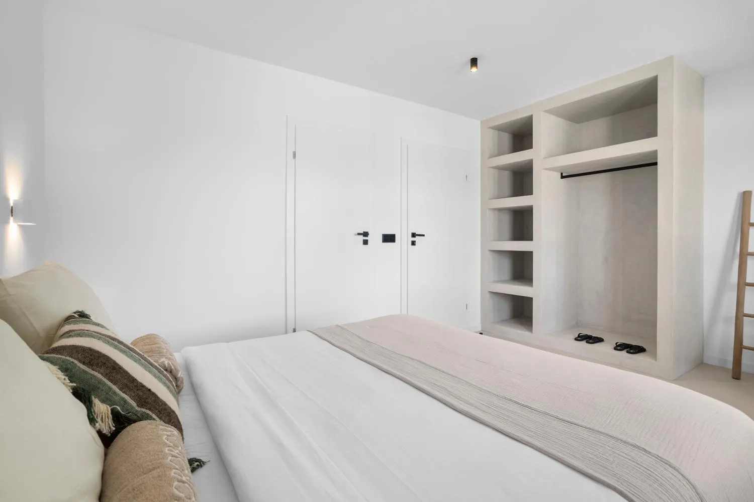 Bed in Sorobon Bay Hotel