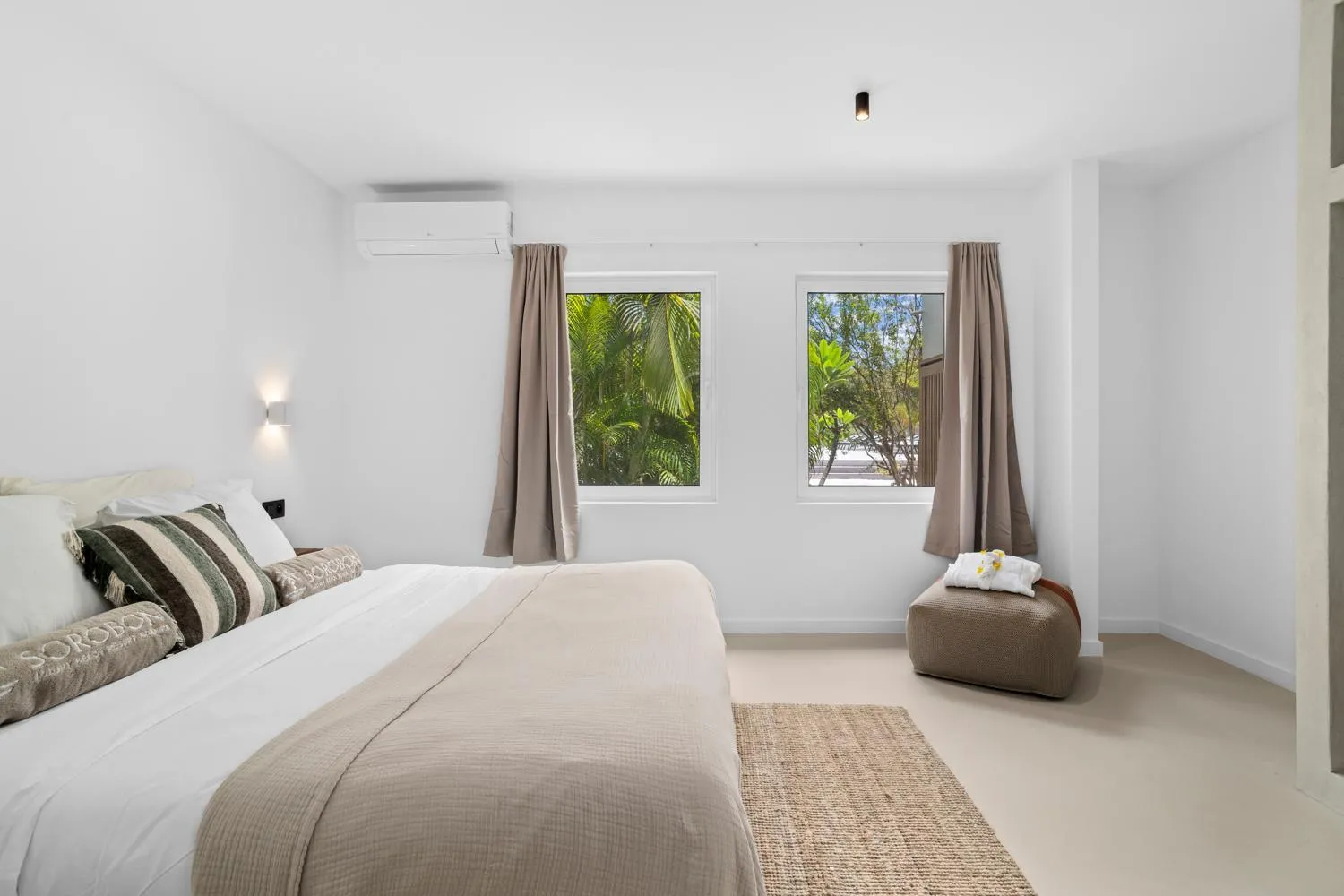 Bed in Sorobon Bay Hotel