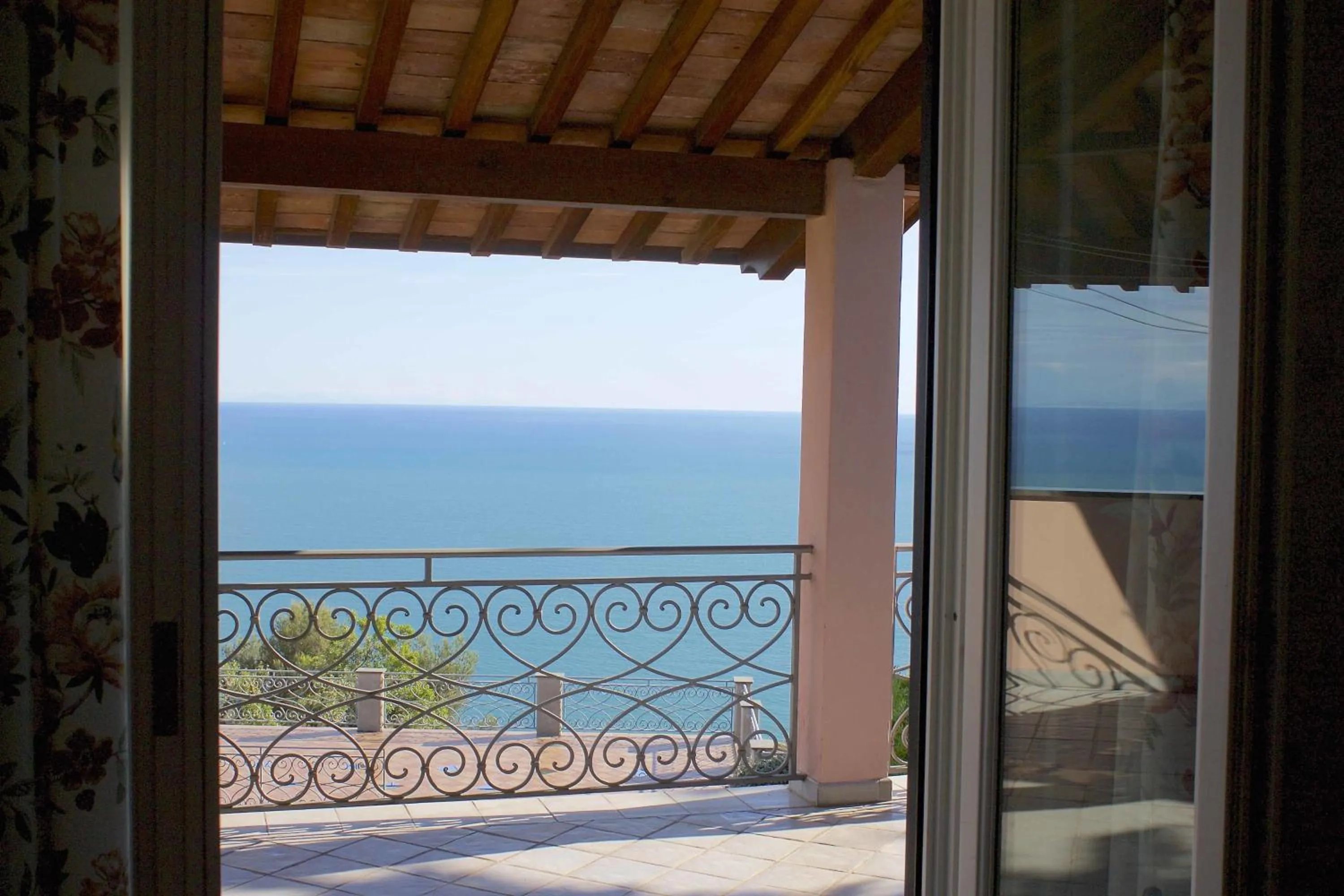 Sea view in B&B Le Palme
