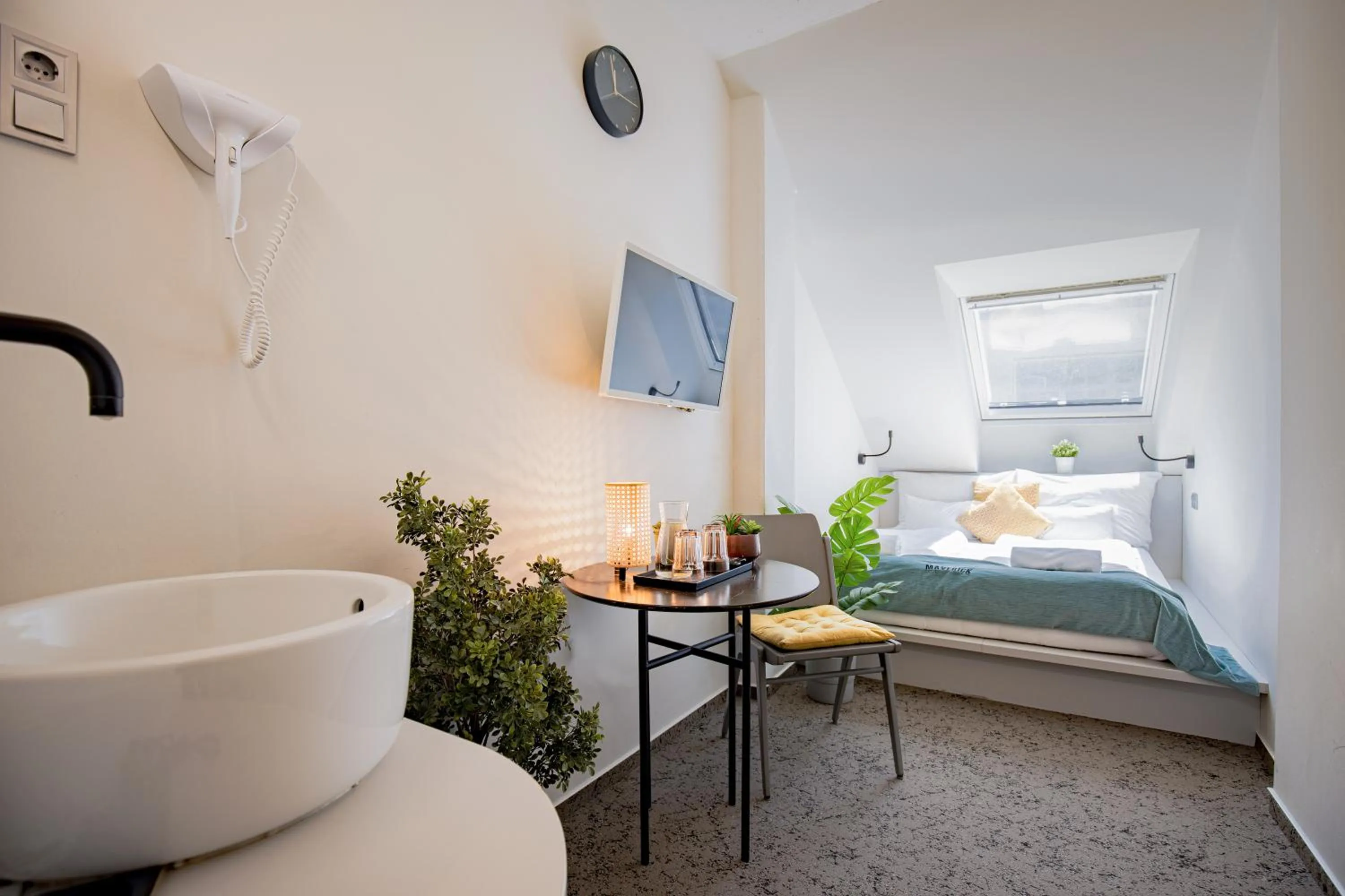 Bed in Maverick Central Market