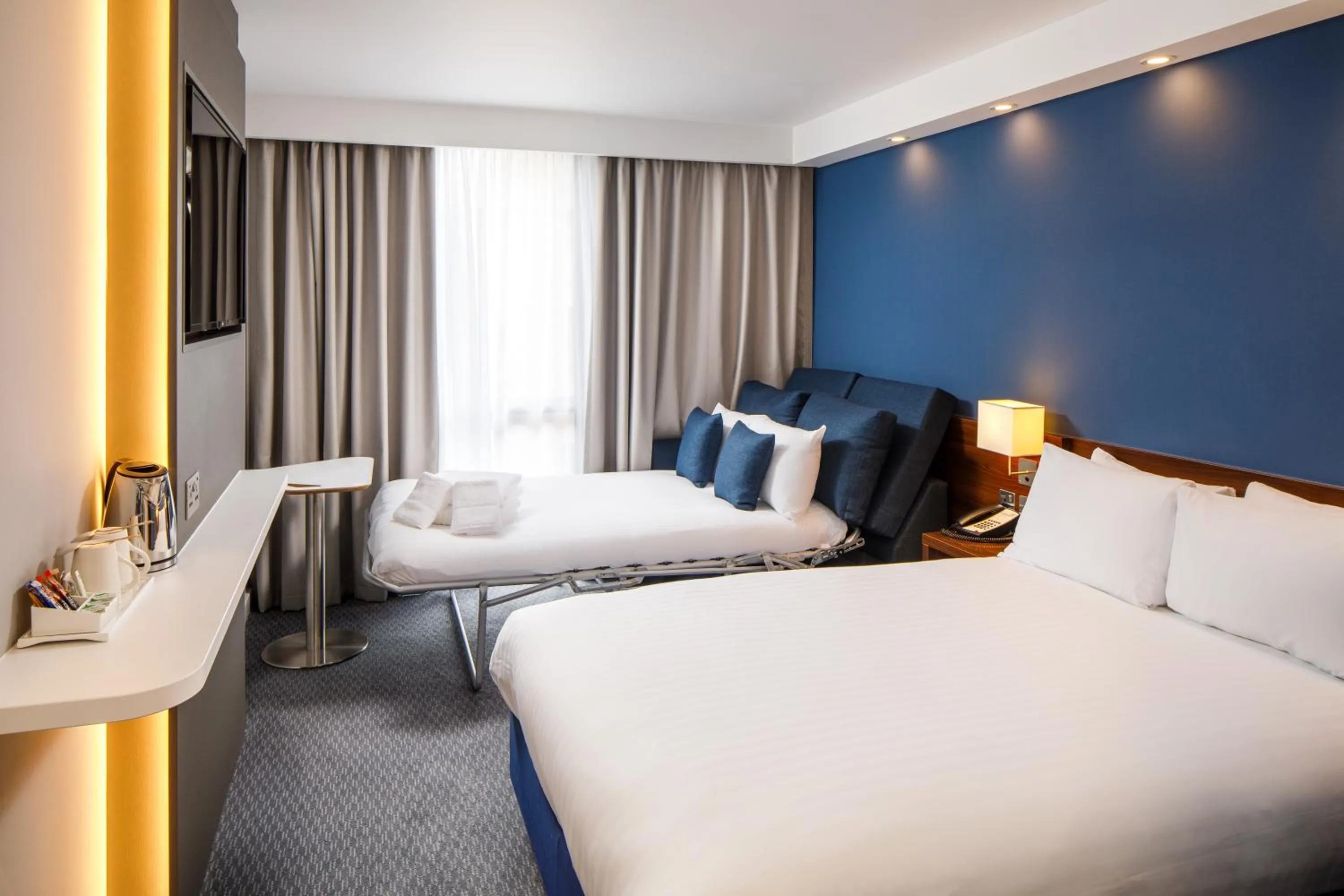 Photo of the whole room, Bed in Holiday Inn Express London - ExCel by IHG
