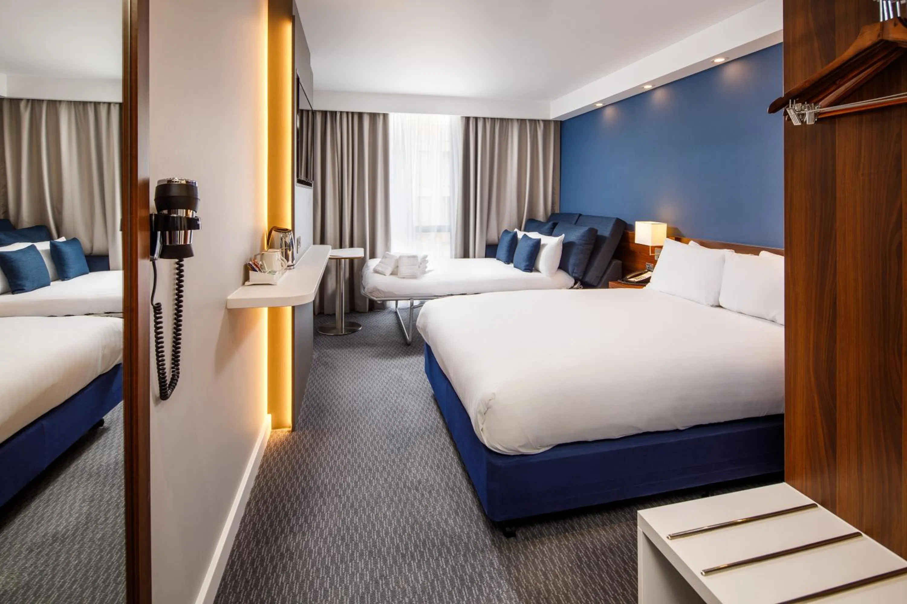 Bed in Holiday Inn Express London - ExCel by IHG