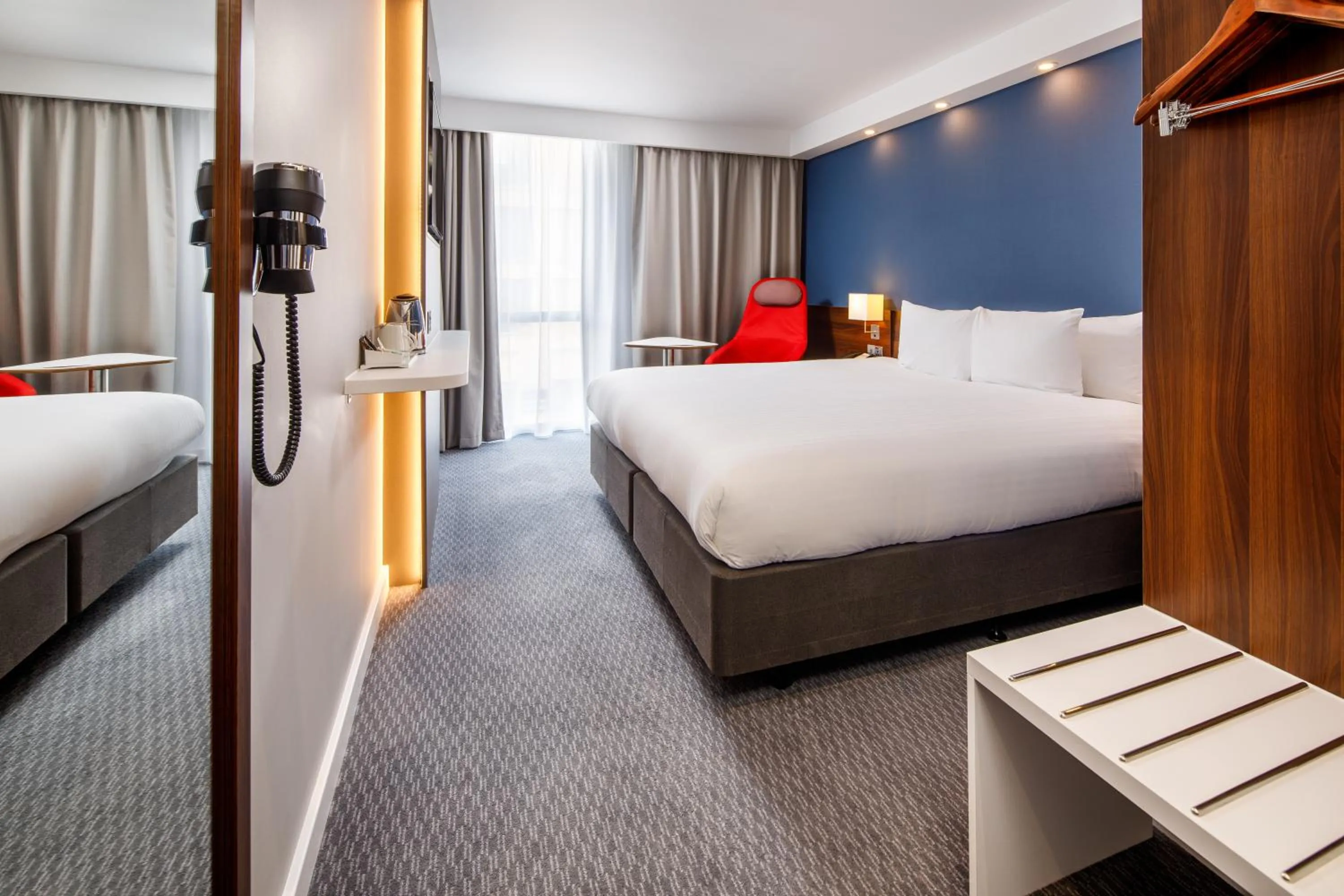 Bed in Holiday Inn Express London - ExCel by IHG