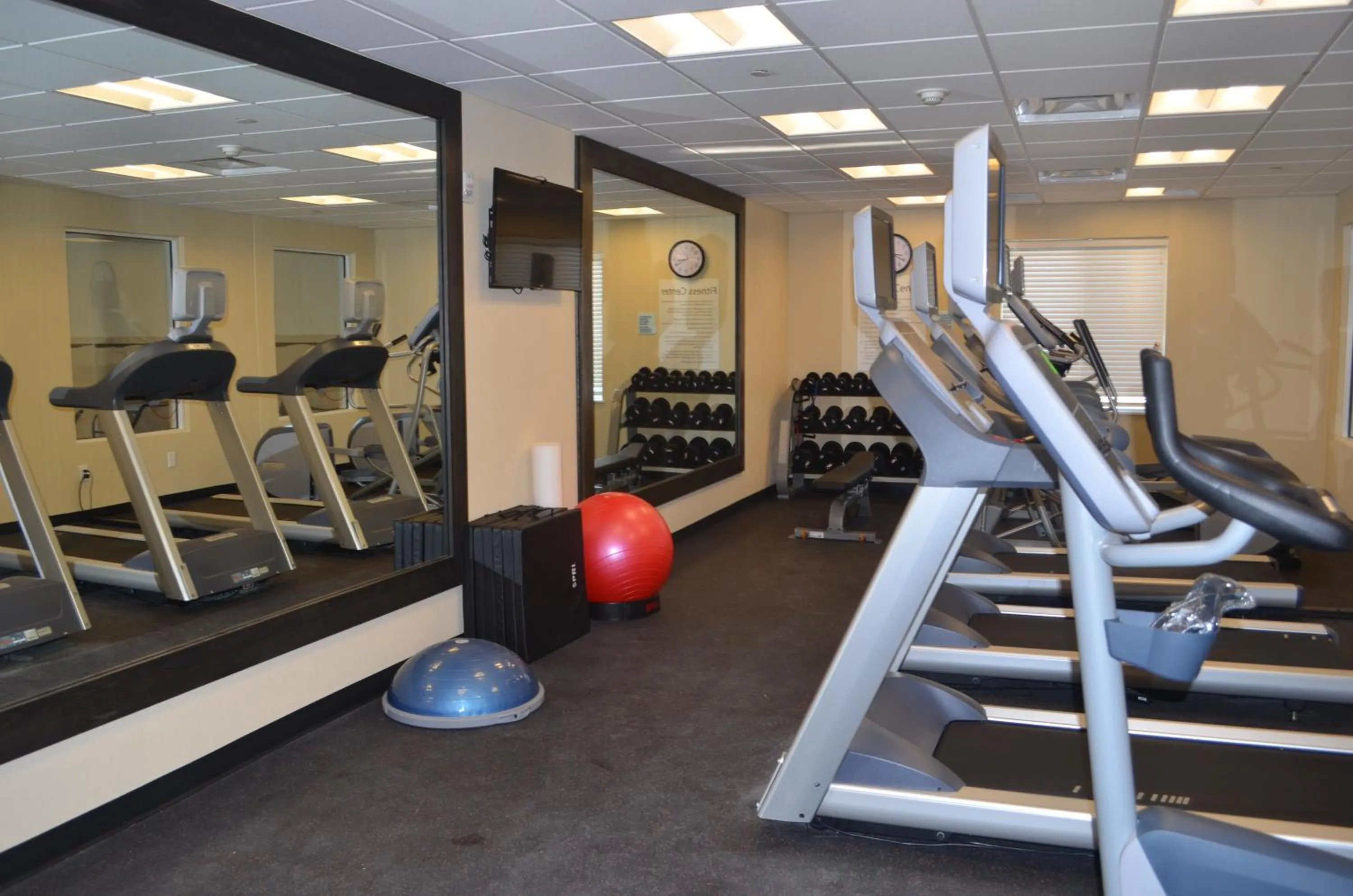 Fitness centre/facilities in Holiday Inn Express & Suites Golden by IHG