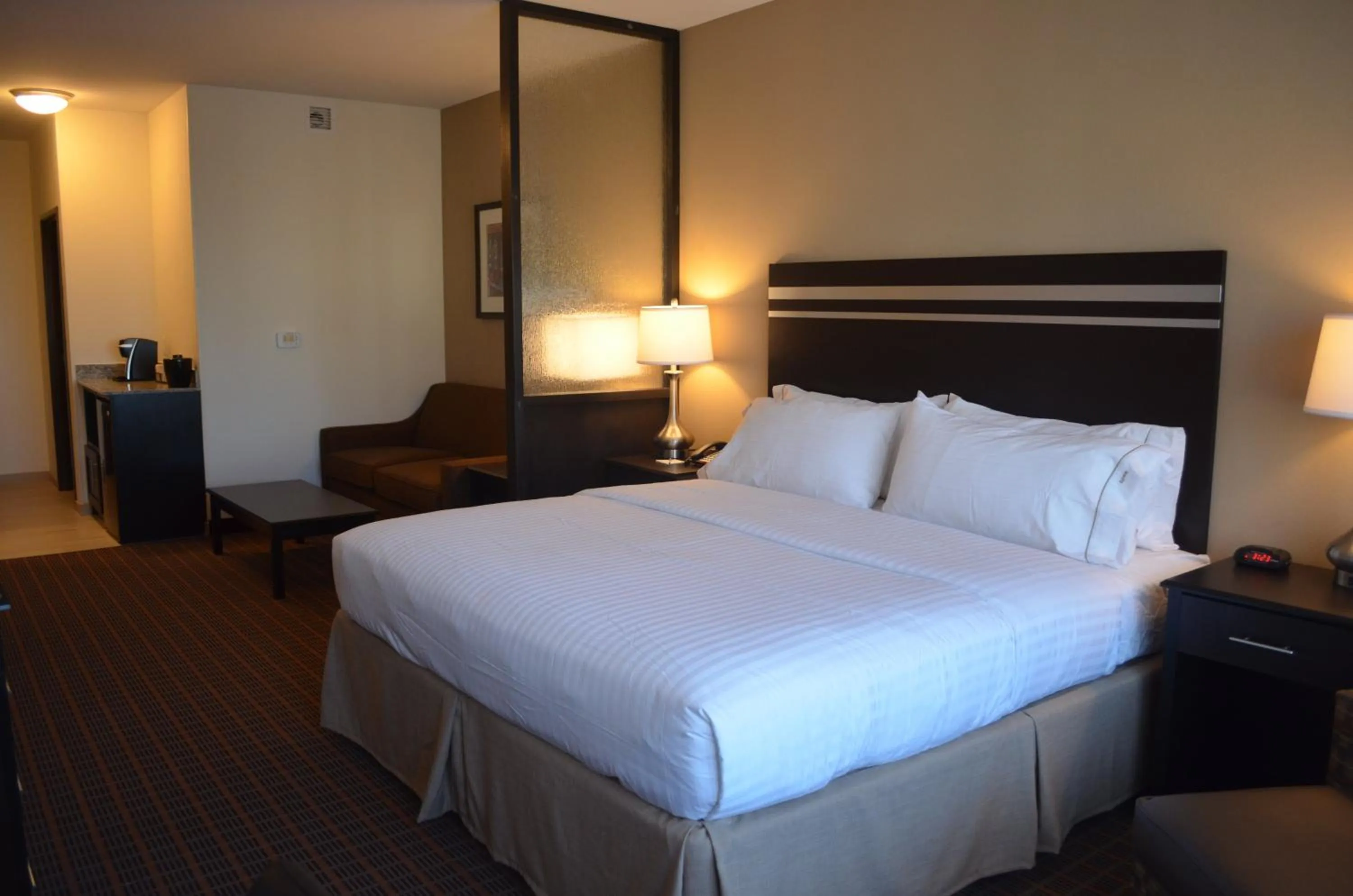 Bedroom, Bed in Holiday Inn Express & Suites Golden by IHG